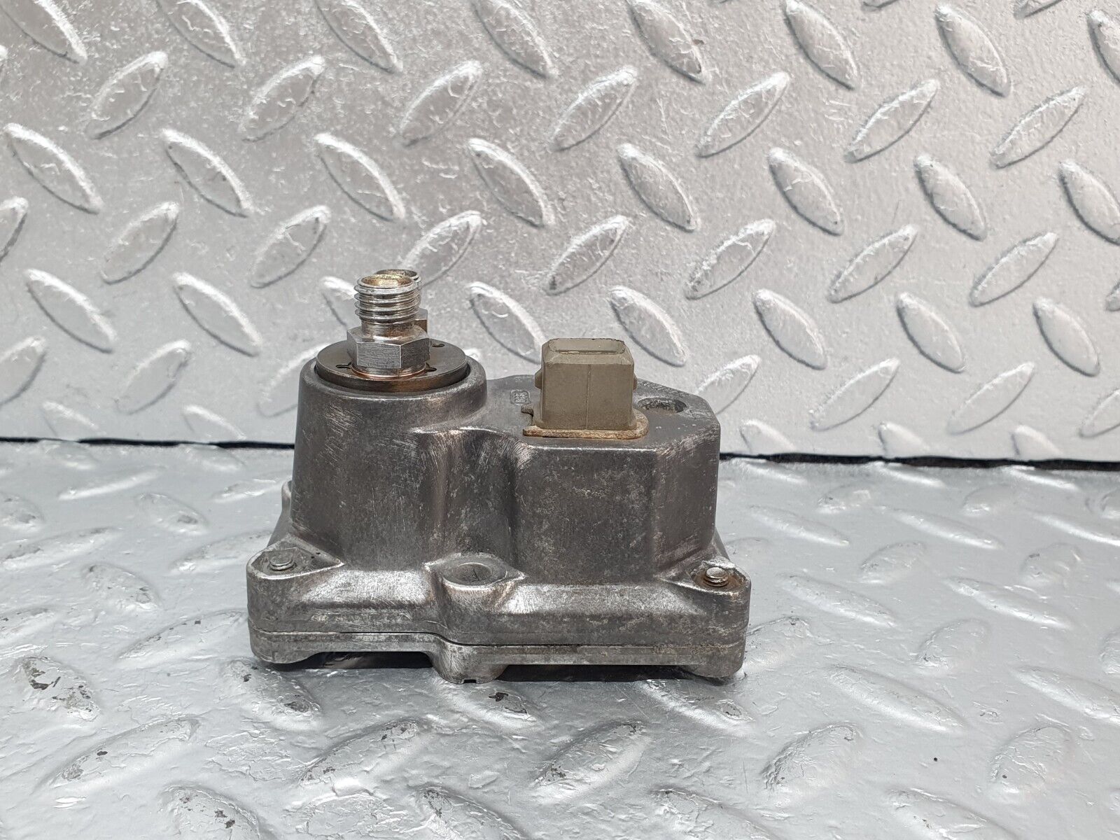 44018 Mercedes-Benz C123 230CE Coupe Warm Up Regulator 0438140065