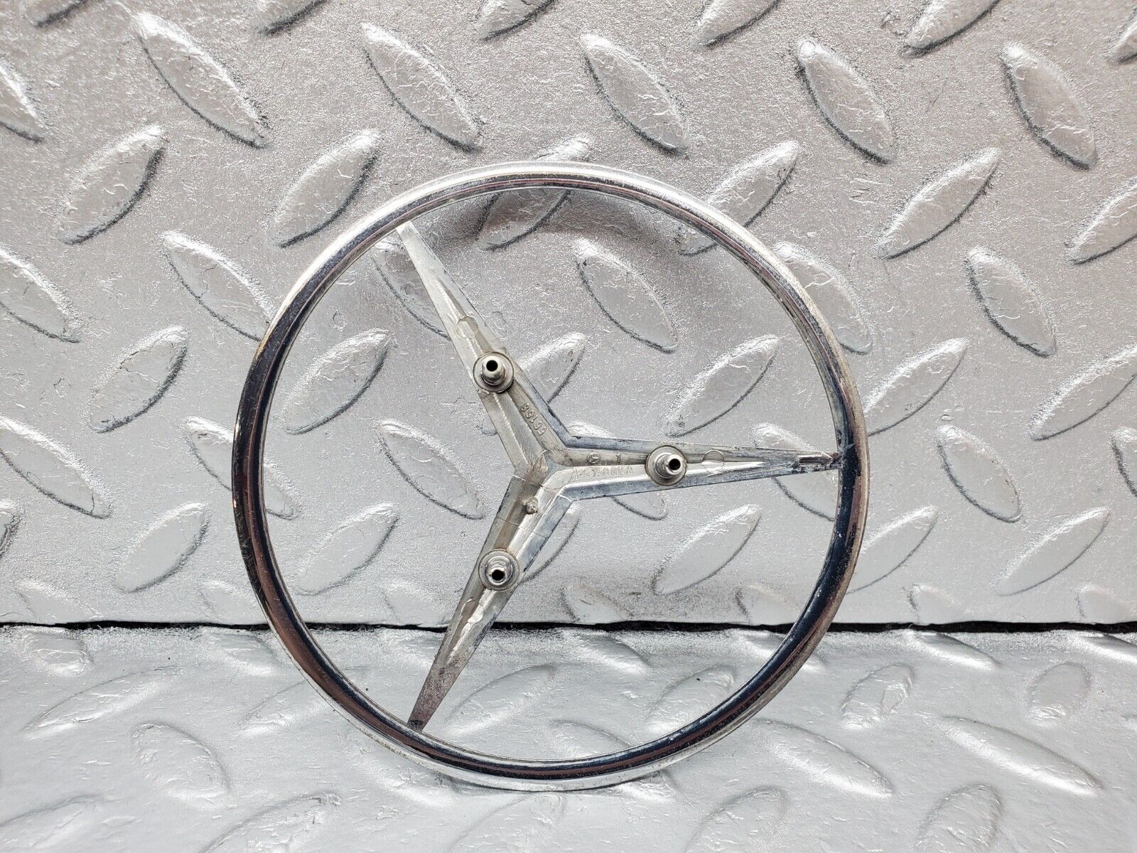 45850 Mercedes-Benz W126 420SE Trunk Lid Badge Emblem 1267580158