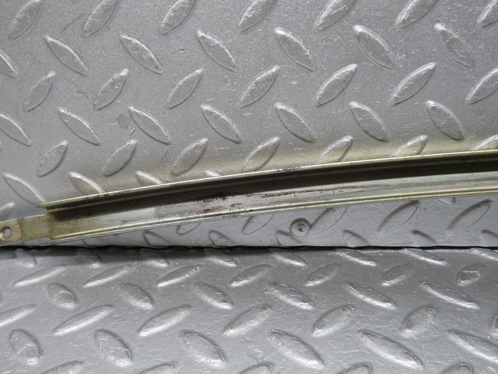 39138 Mercedes-Benz R107 500SL Front Right Door Window Channel