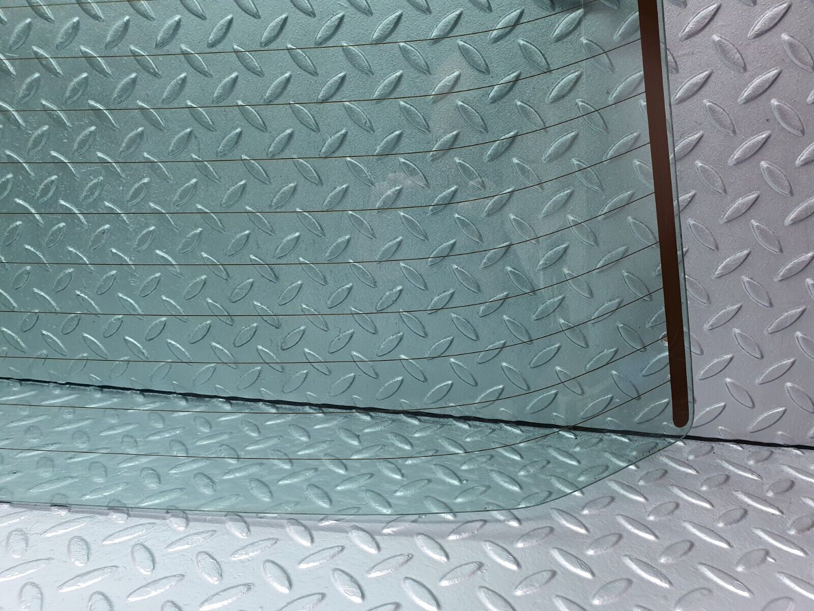 42919 Mercedes-Benz W201 190 2.0L Rear Heated Windscreen Glass