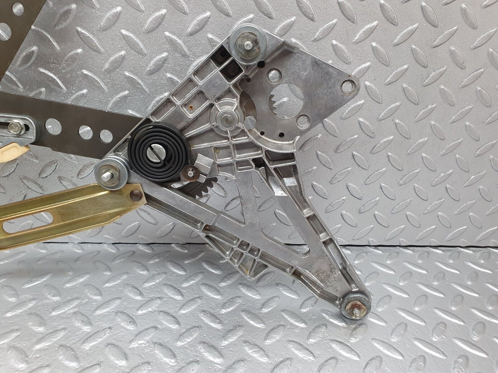 43746 Mercedes-Benz C126 380SEC Coupe Rear Right Power Window Regulator