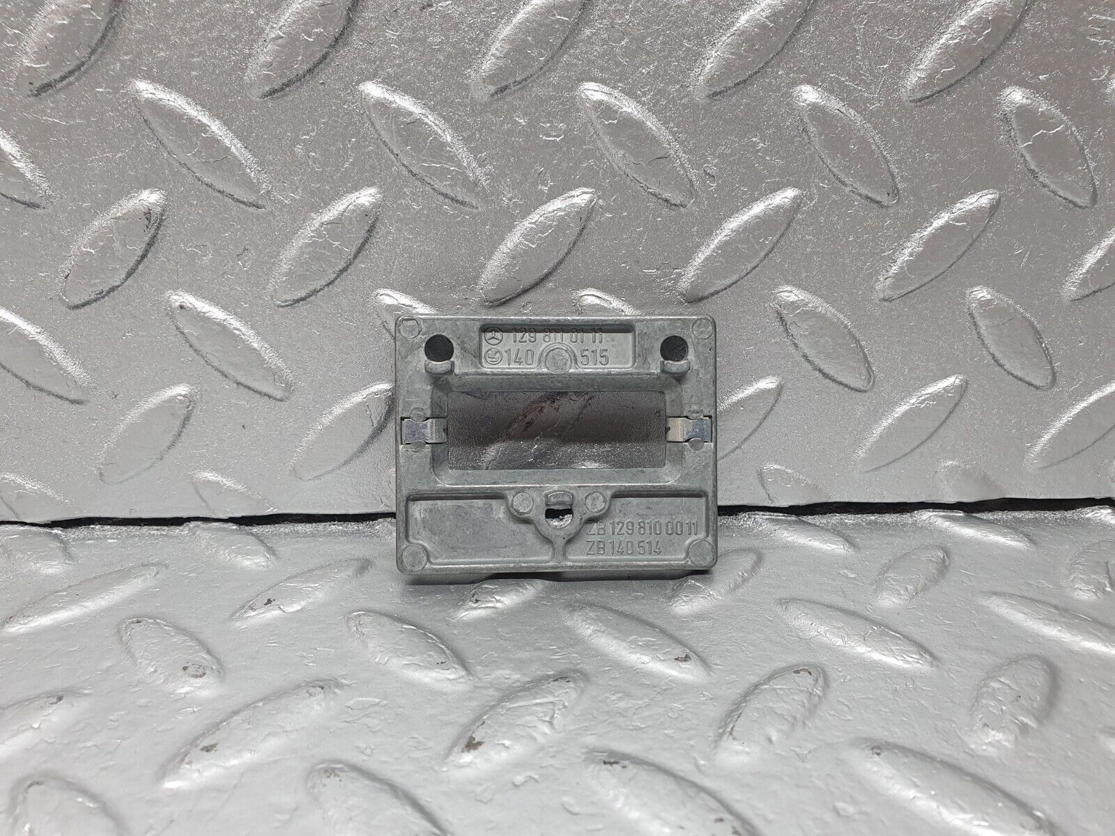 42297 Mercedes-Benz R129 320SL Coupe Rear View Mirror Bracket 1298110111 1298100011