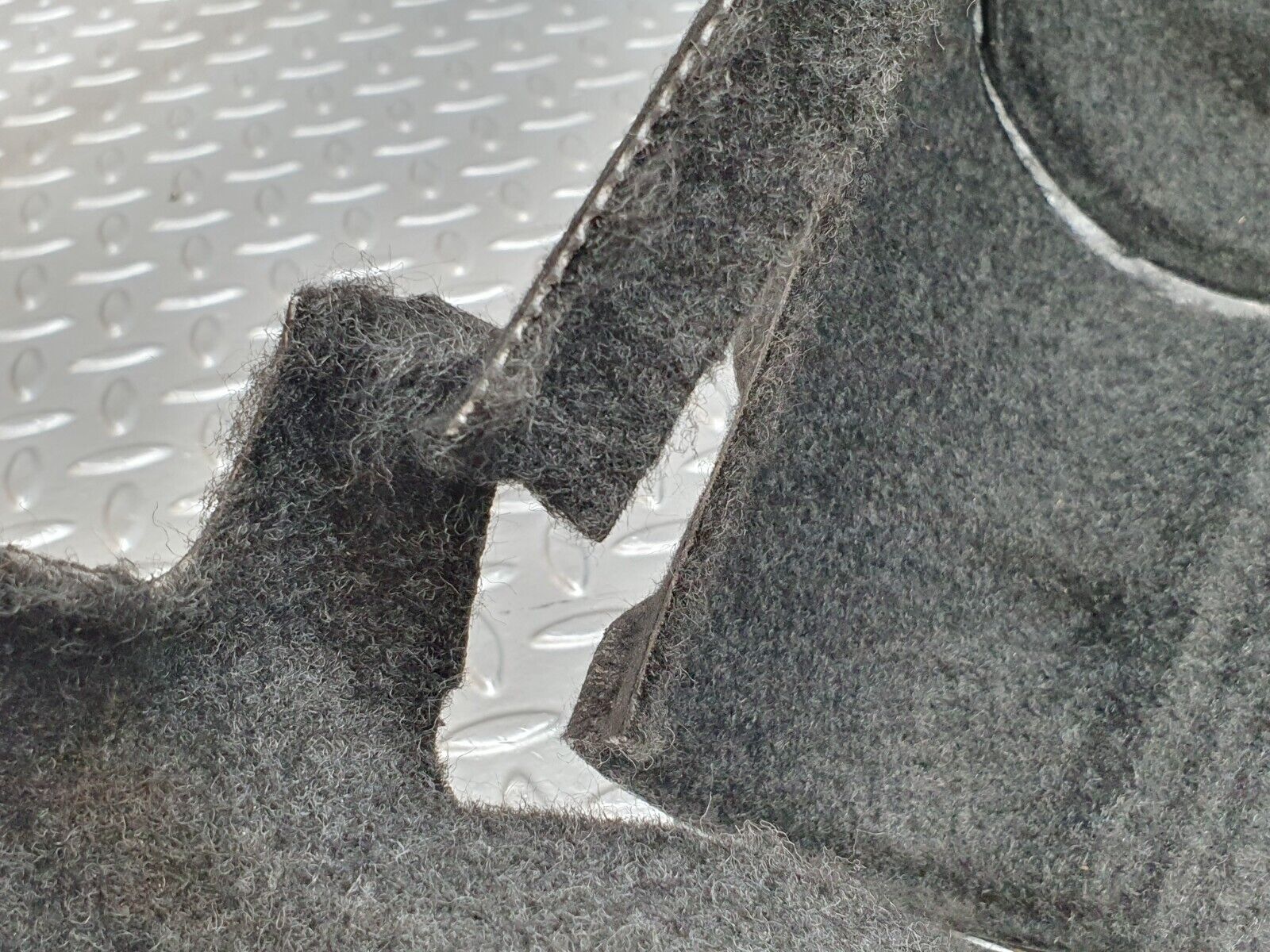 41763 Mercedes-Benz W202 C200 Trunk Boot Panel Cover Right Grey 2026934091