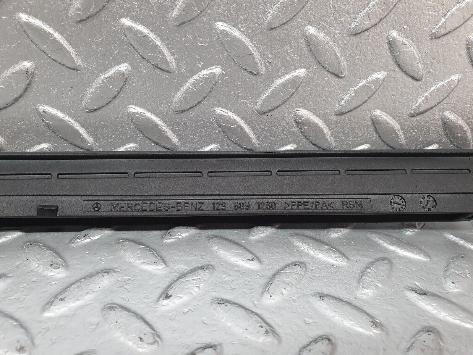 42331 Mercedes-Benz R129 320SL Coupe Dashboard Air Vent Trim Right Side 1296891280