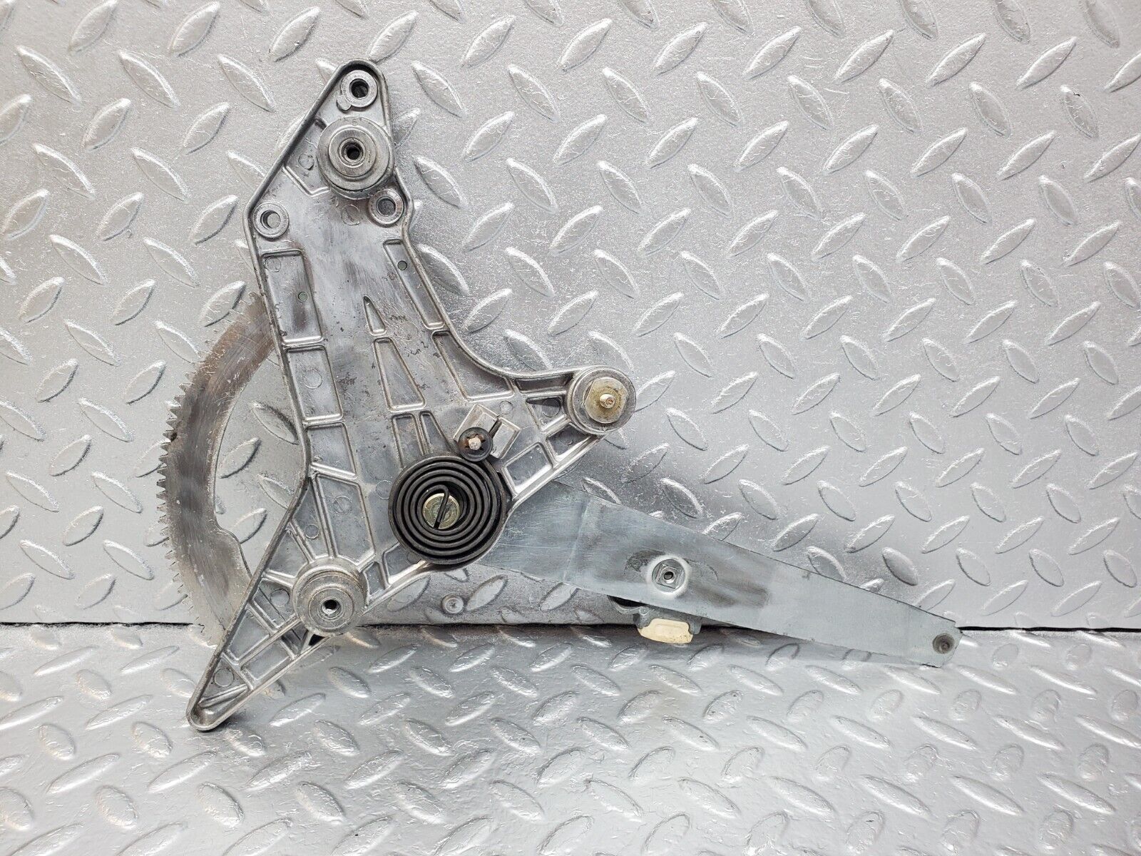 45711 Mercedes-Benz W126 420SE Rear Left Power Window Regulator 1267350111