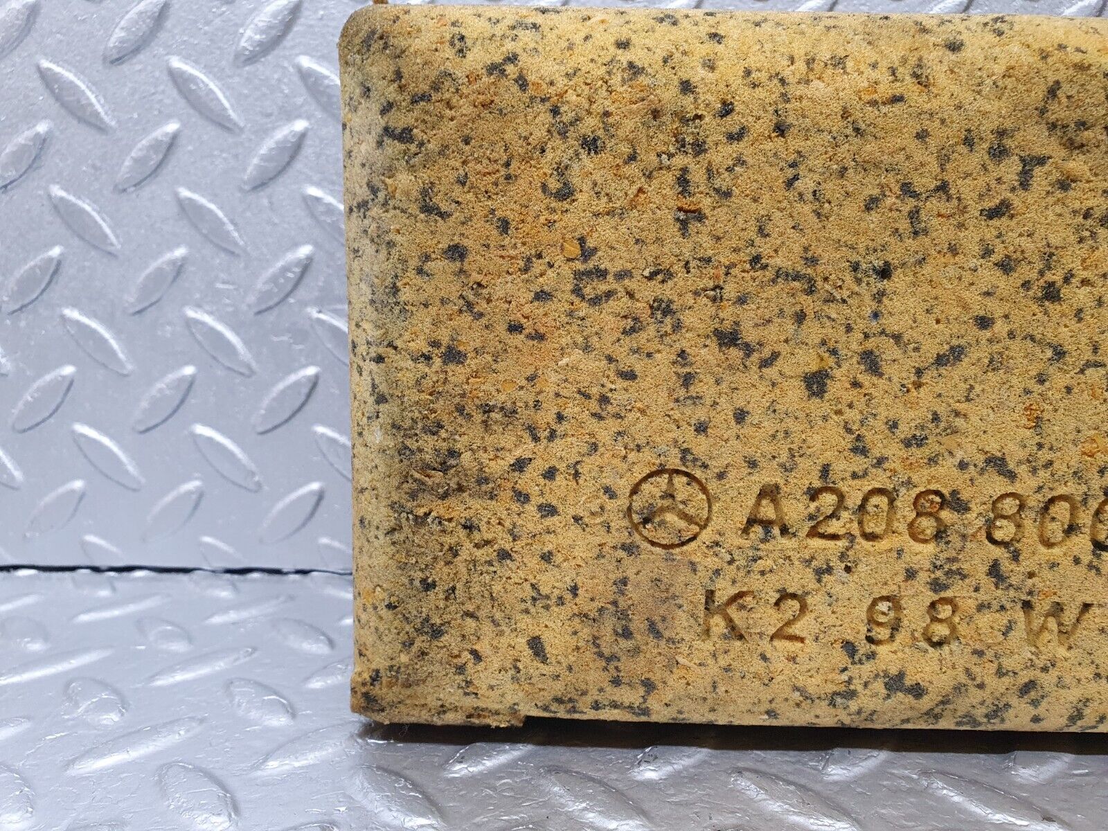 41960 Mercedes-Benz W202 C200 Central Locking Vacuum Pump Housing 2088000135