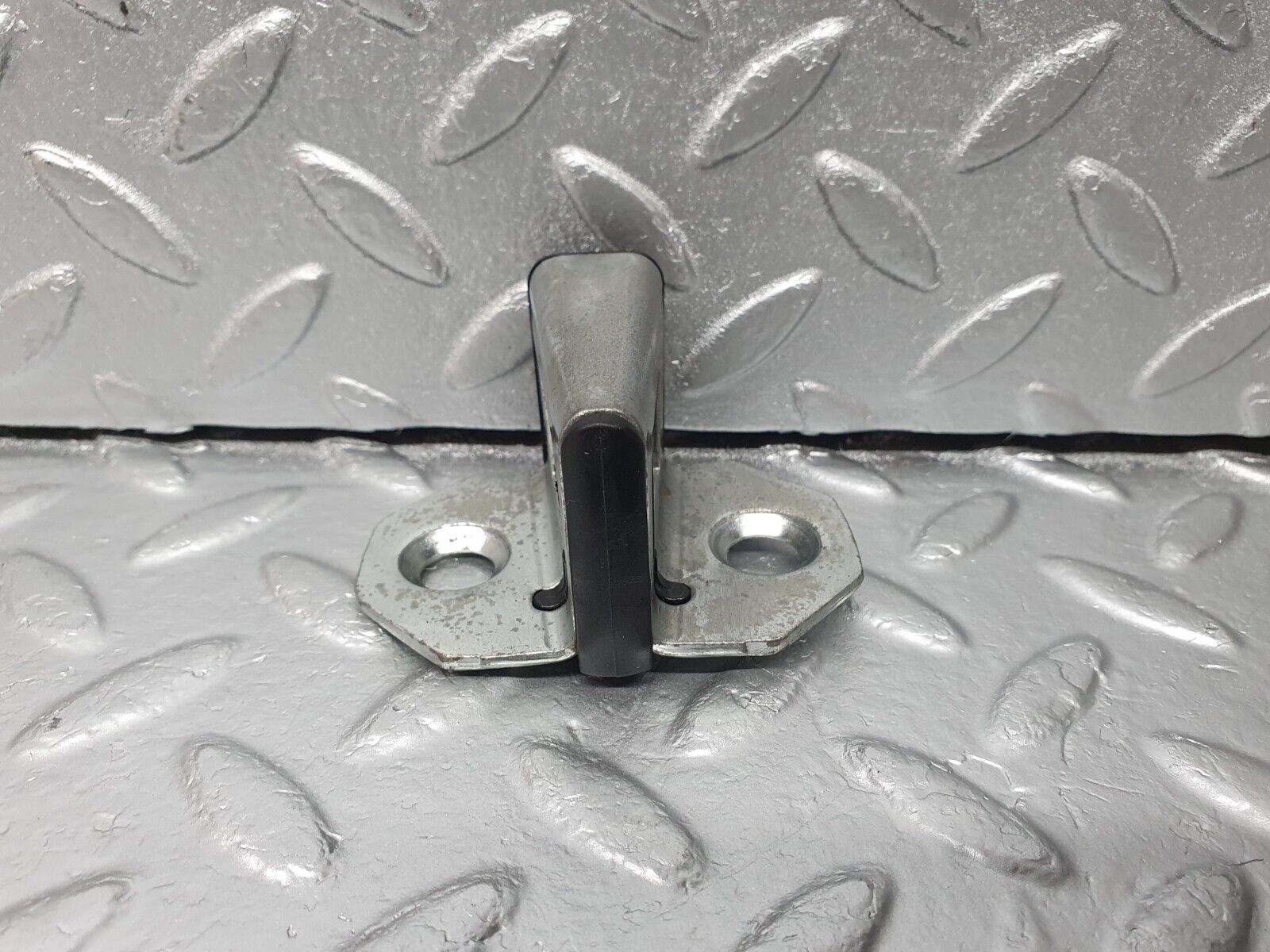 41952 Mercedes-Benz W202 C200 Door Lock Latch