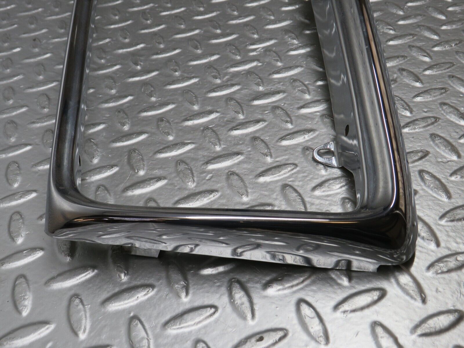 32736 Mercedes-Benz R107 C107 Bonnet Grill Chrome Frame