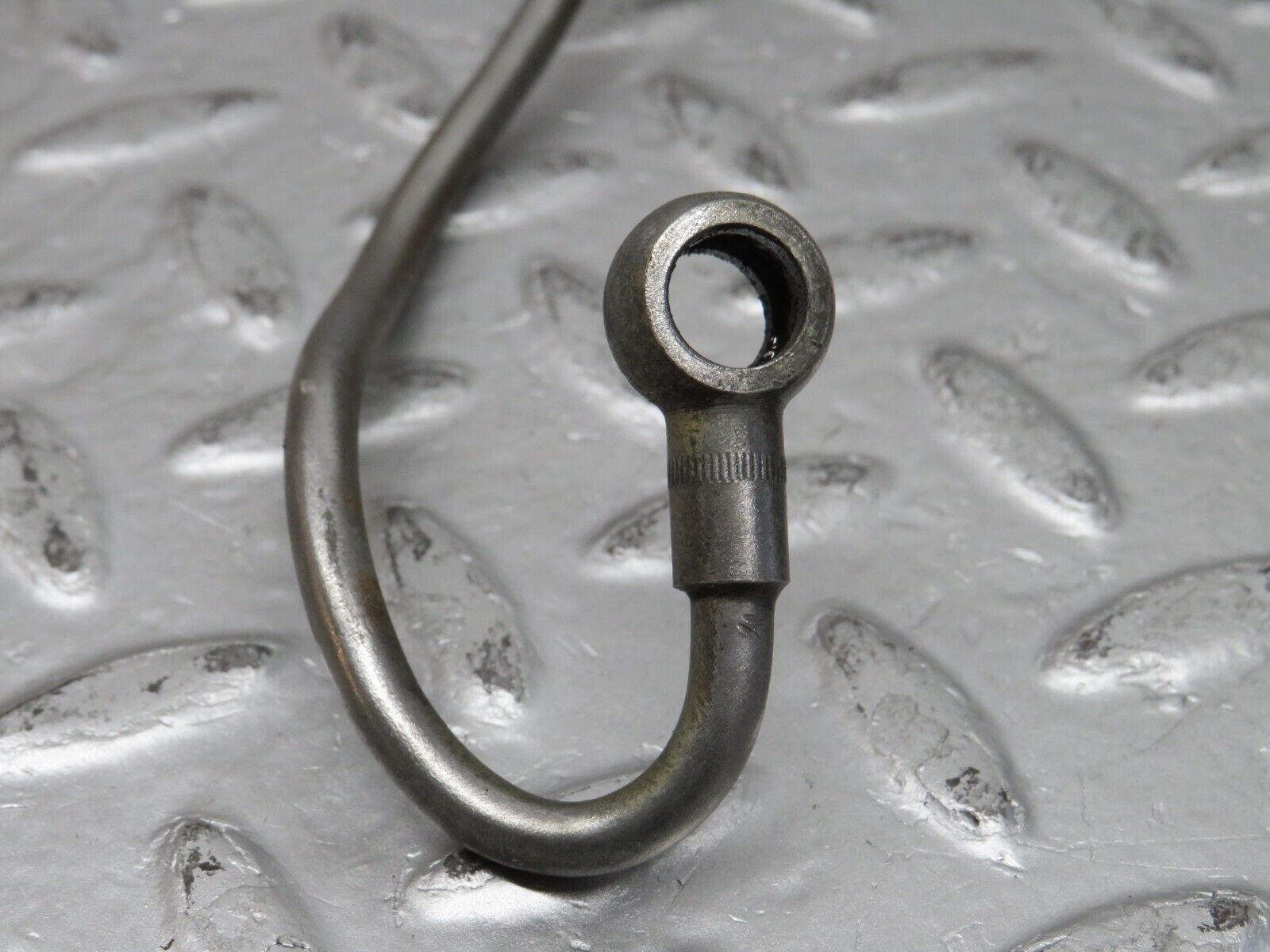 32879 Mercedes-Benz C107 R107 350 V8 Oil Pressure Hose Pipe