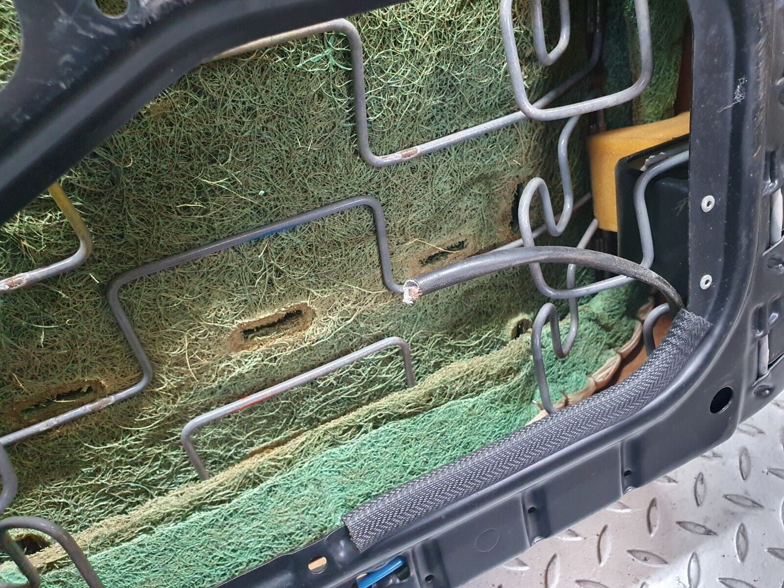 43812 Mercedes-Benz C126 380SEC Coupe Front Left Electric Passenger Seat Leather 1269101950