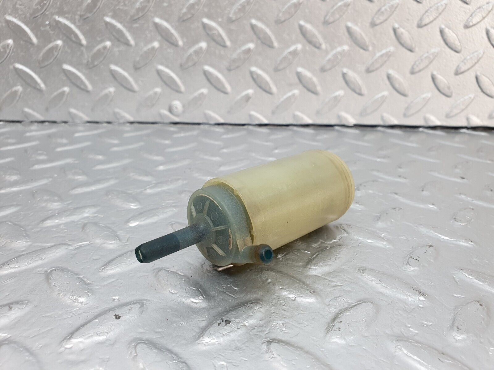 42896 Mercedes-Benz W201 190 2.0L Windscreen Washer Pump