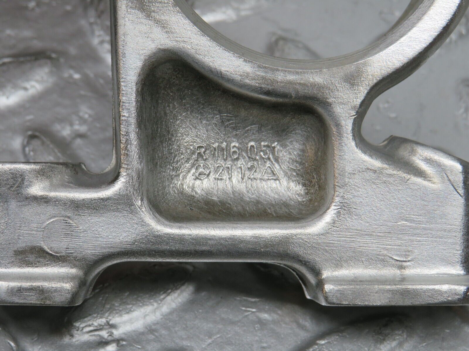 32998 Mercedes-Benz C107 R107 350 V8 Camshaft Tower Bearing 1160512112