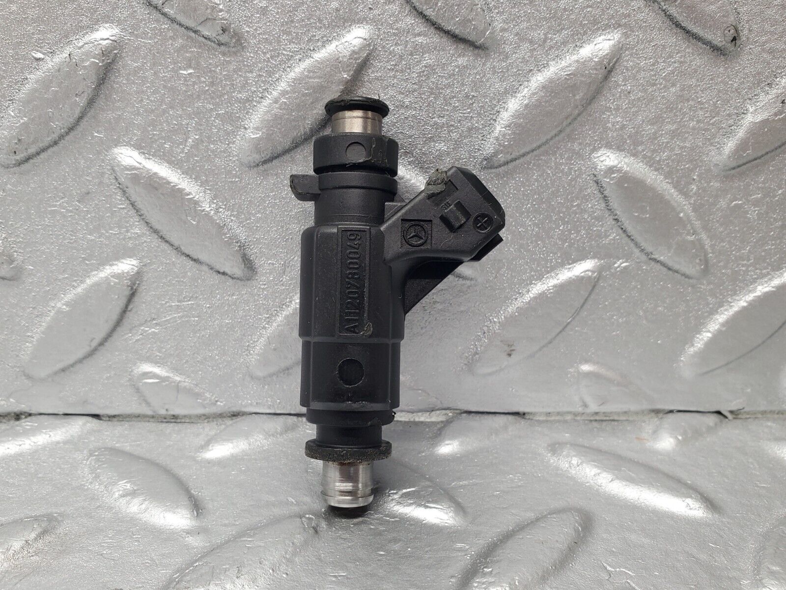 46775 Mercedes-Benz R129 320SL Coupe Fuel Injector Bosch 0280155742 1120780049