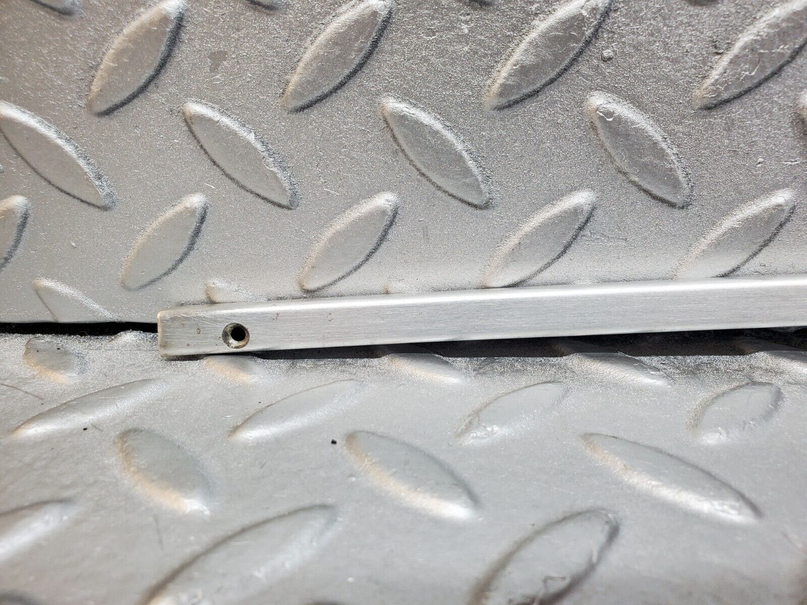 45982 Mercedes-Benz W126 420SE Sunroof Chrome Trim