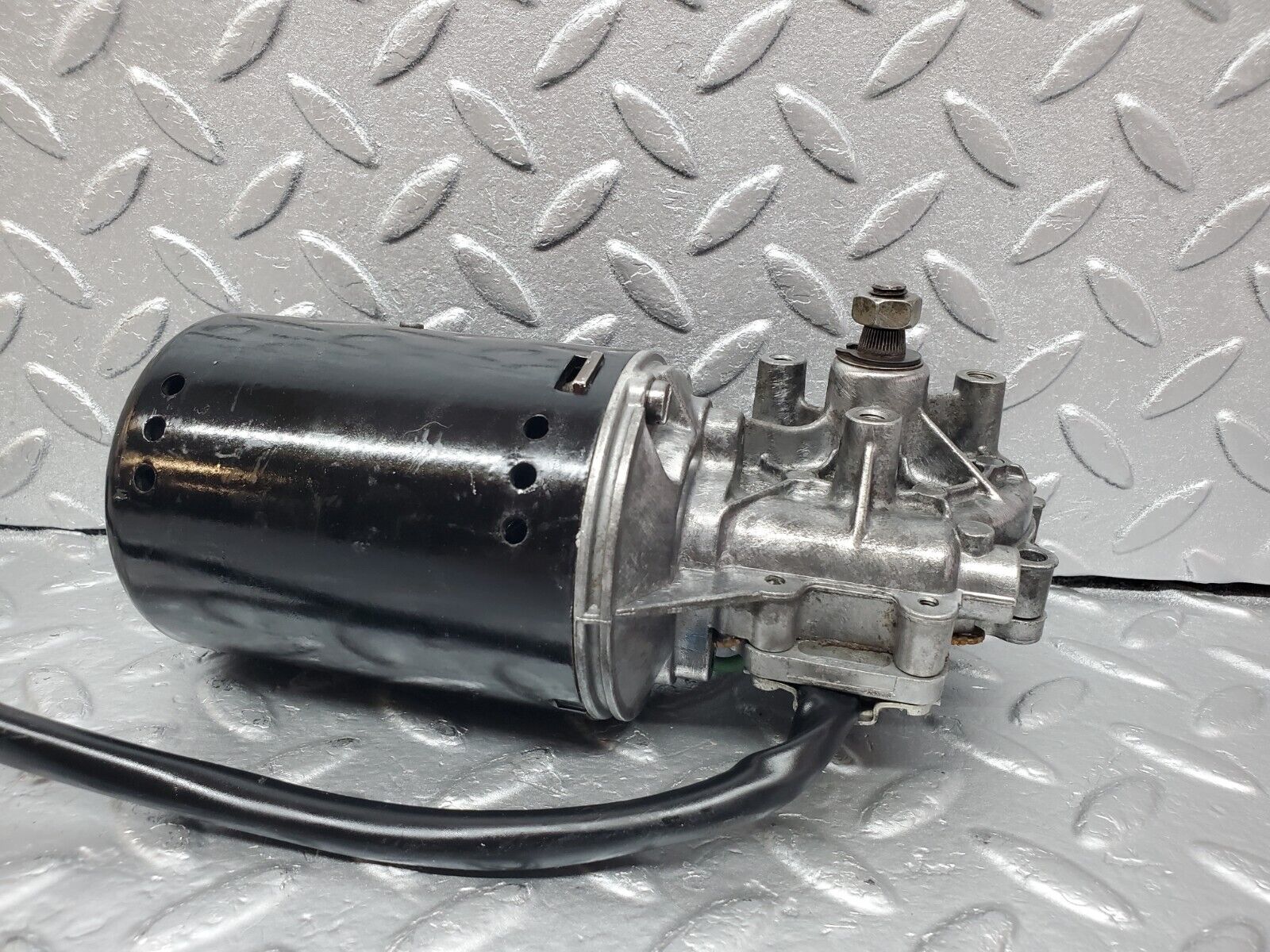 45793 Mercedes-Benz W126 420SE Wiper Motor Bosch 0390341086