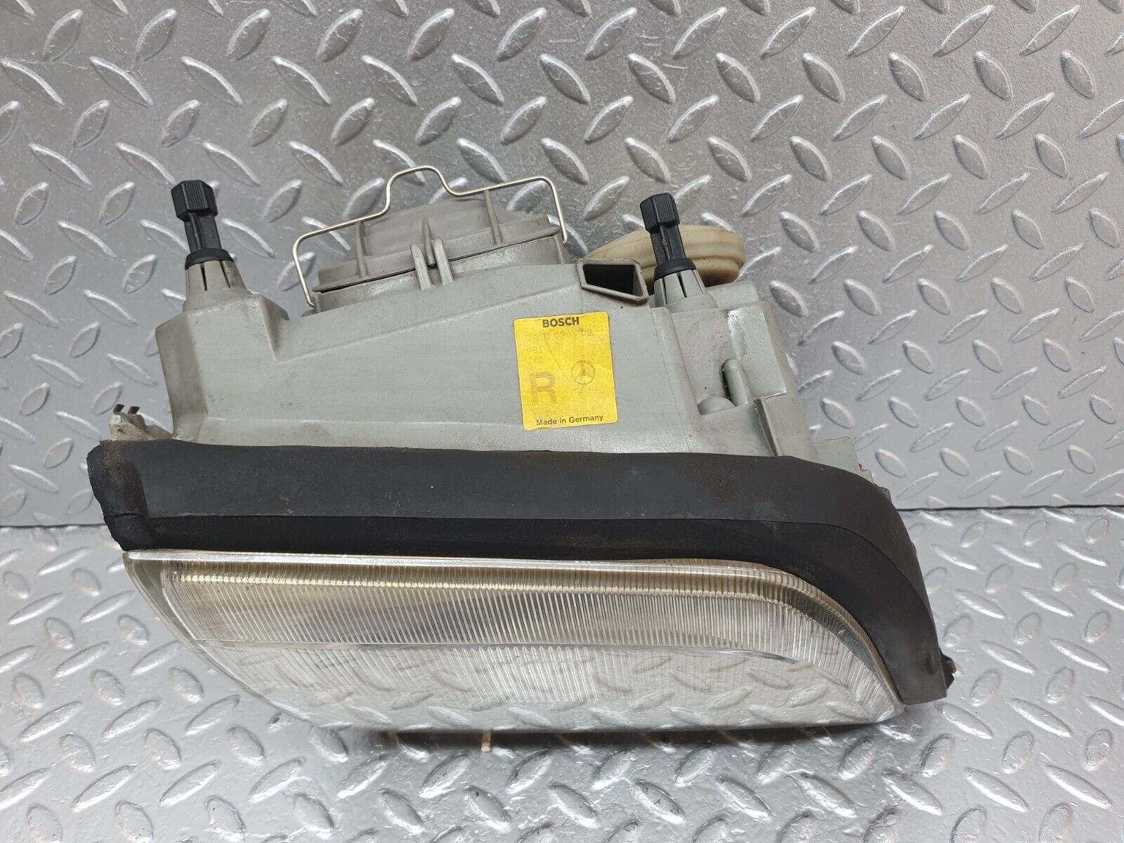 42402 Mercedes-Benz R129 320SL Coupe Headlight Bosch Right 0301090702 1305621236