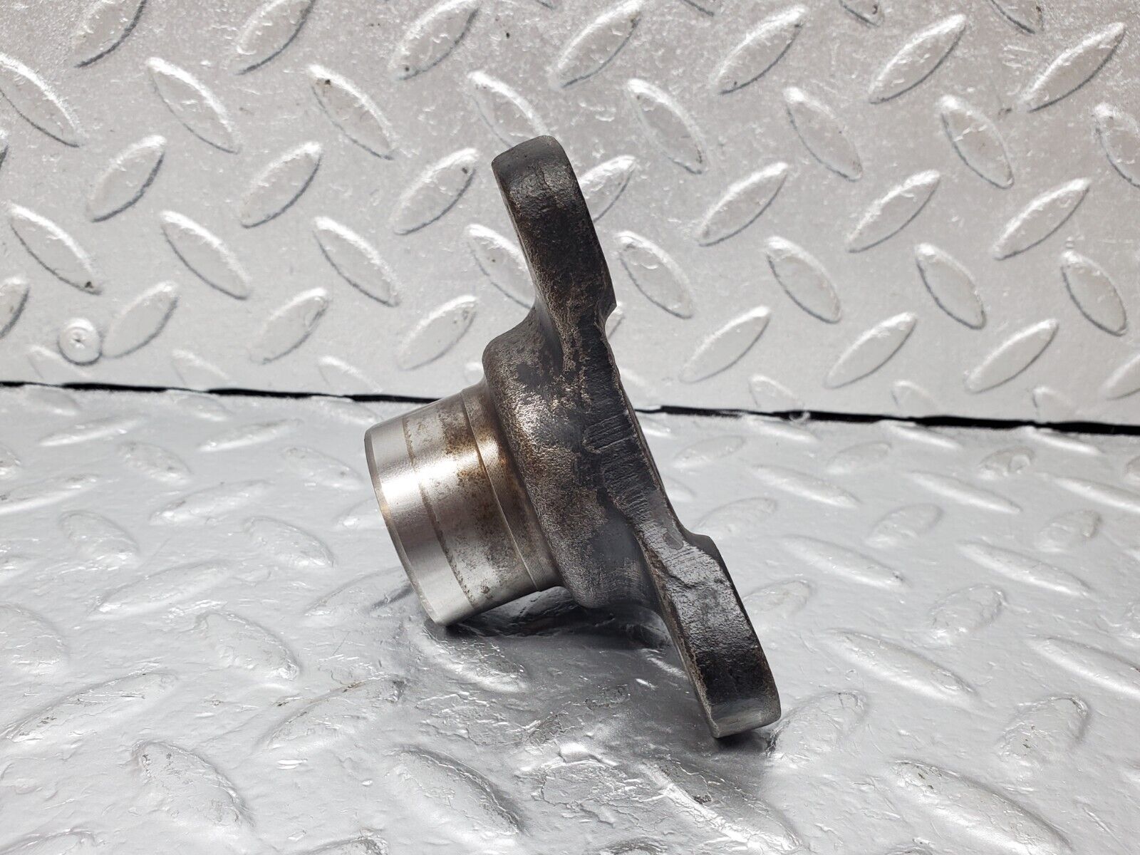 44564 Mercedes-Benz W123 280E Automatic Gearbox Rear Flange 722.309