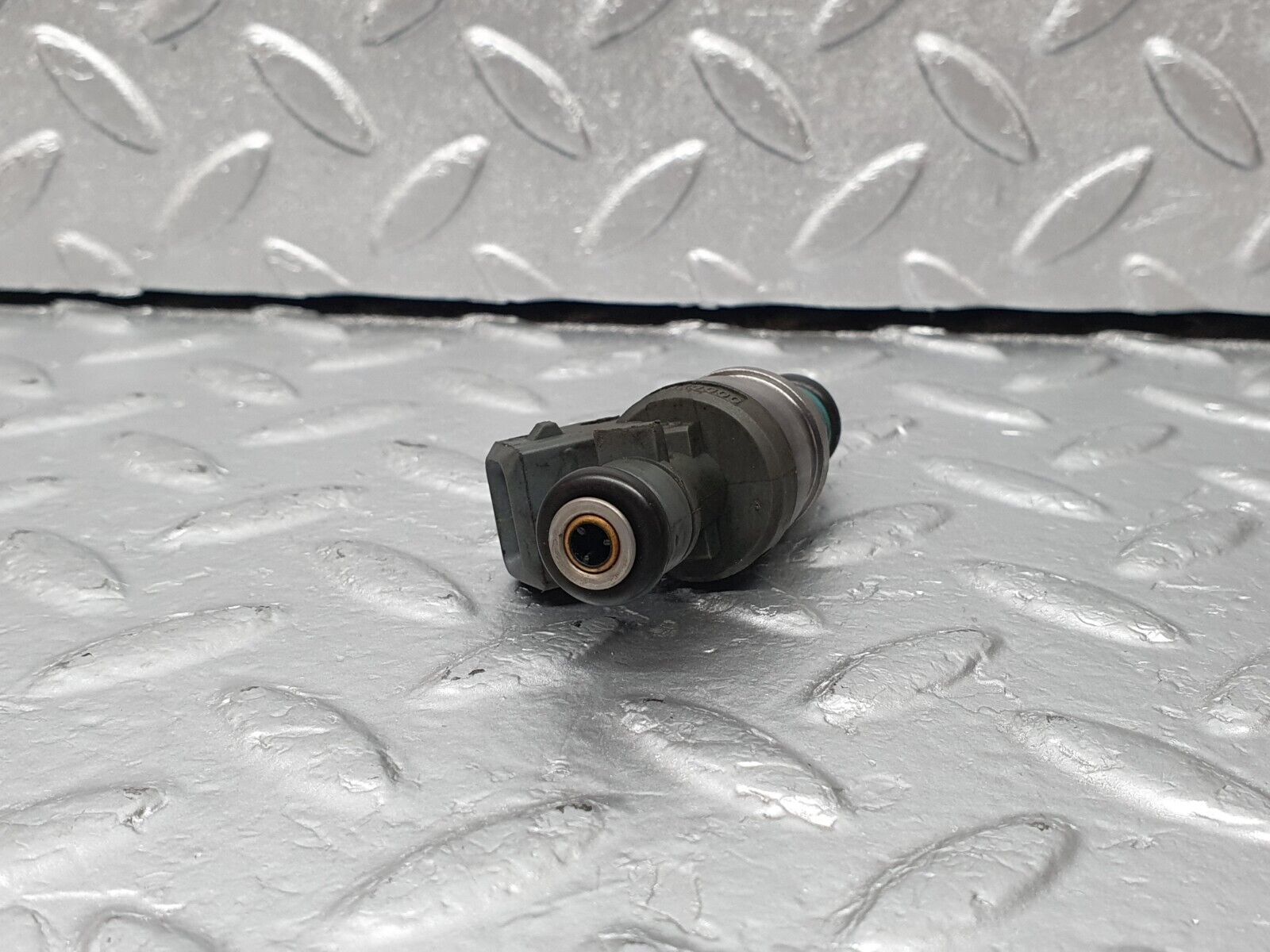 42371 Mercedes-Benz R129 320SL Coupe Fuel Injector Bosch 0000787323 0280155209