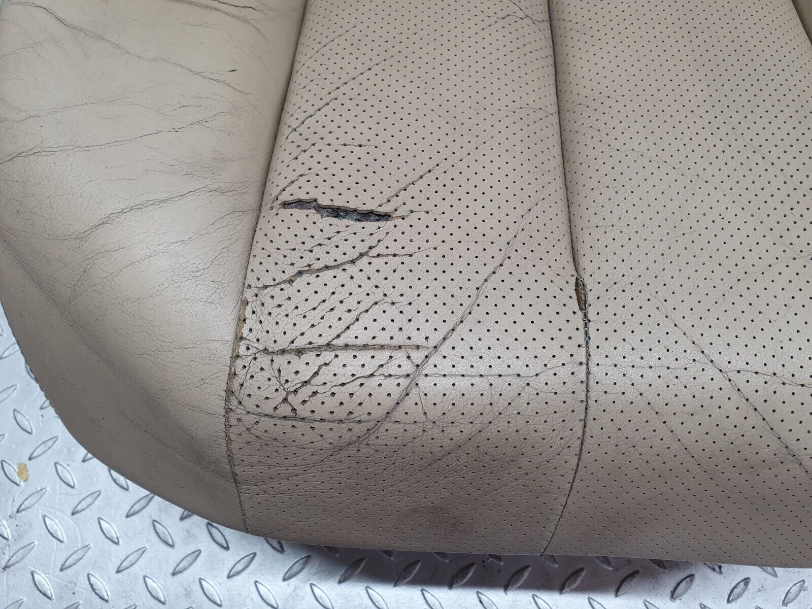 42419 Mercedes-Benz R129 320SL Coupe Electric Front Right Seat Leather Beige