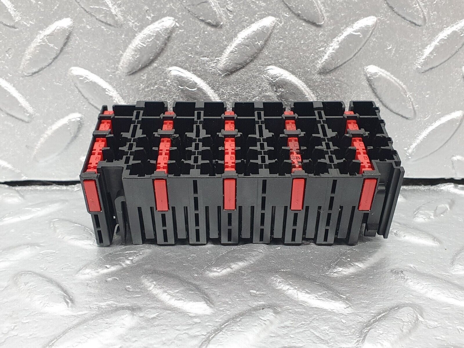 42099 Mercedes-Benz W202 C200 Fuse Box Fuse Holder 0015457901