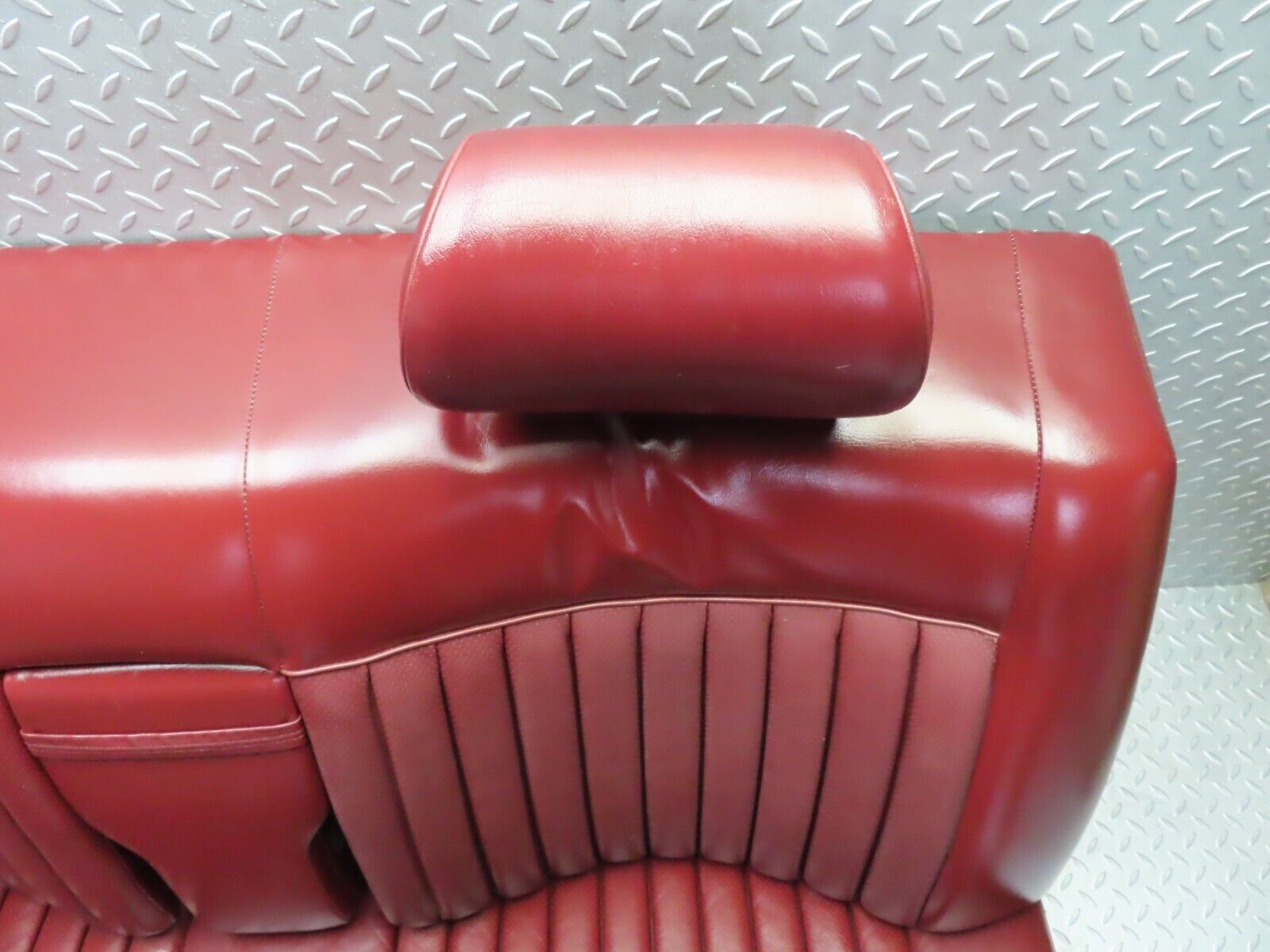 42909 Mercedes-Benz W126 300SE Rear Seat Red Leather 1269201716