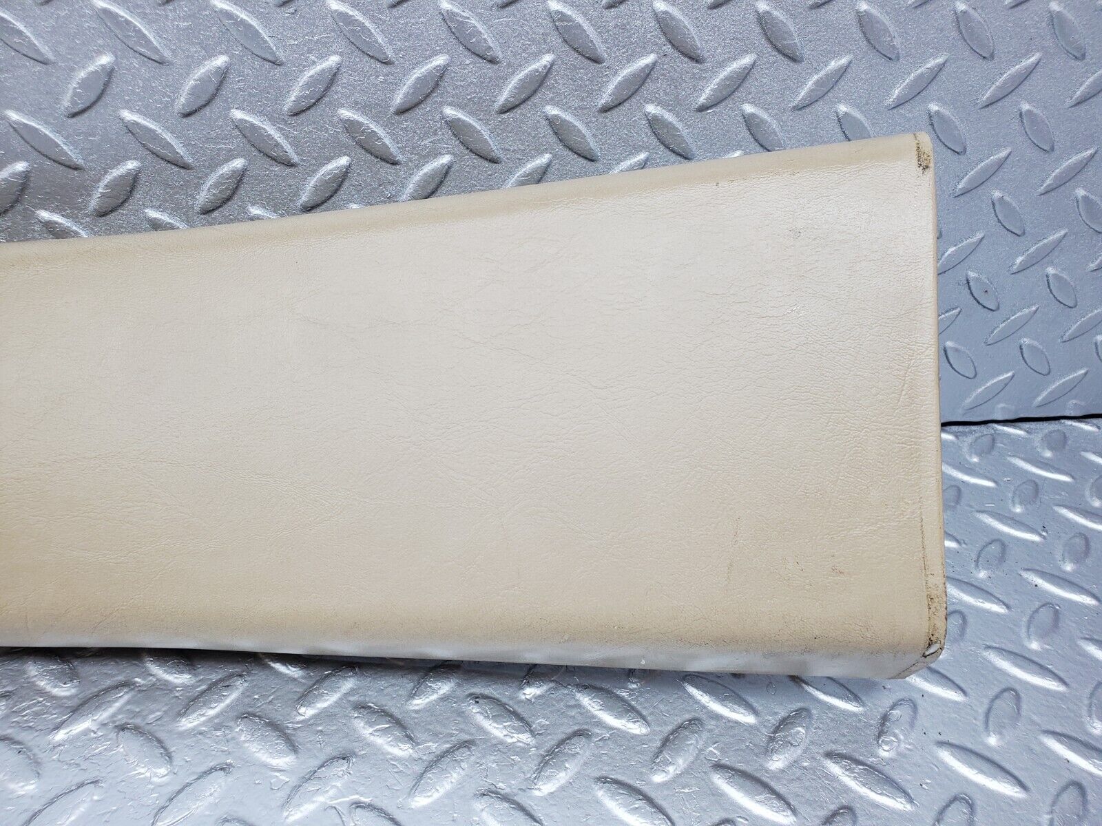 45766 Mercedes-Benz W126 420SE B Pillar Cover Left Side Beige 1246920122