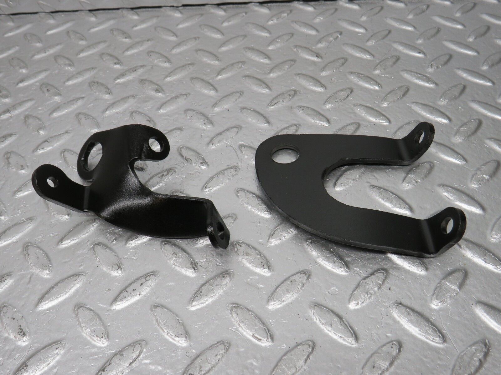 33063 Mercedes-Benz C107 R107 350 V8 Engine Lifting Eyes Hooks