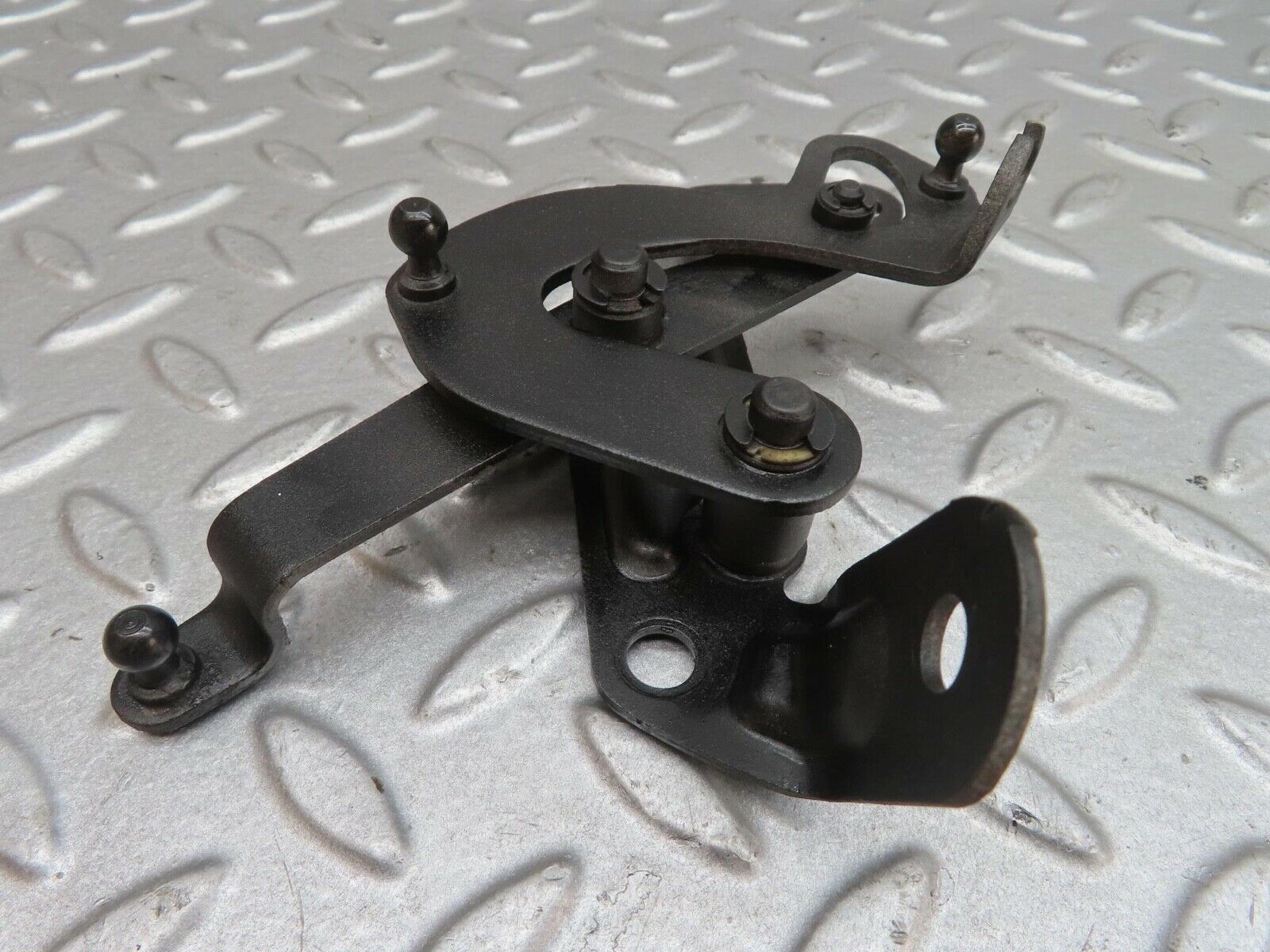 13805 Mercedes-Benz R107 450SL Throttle Linkage