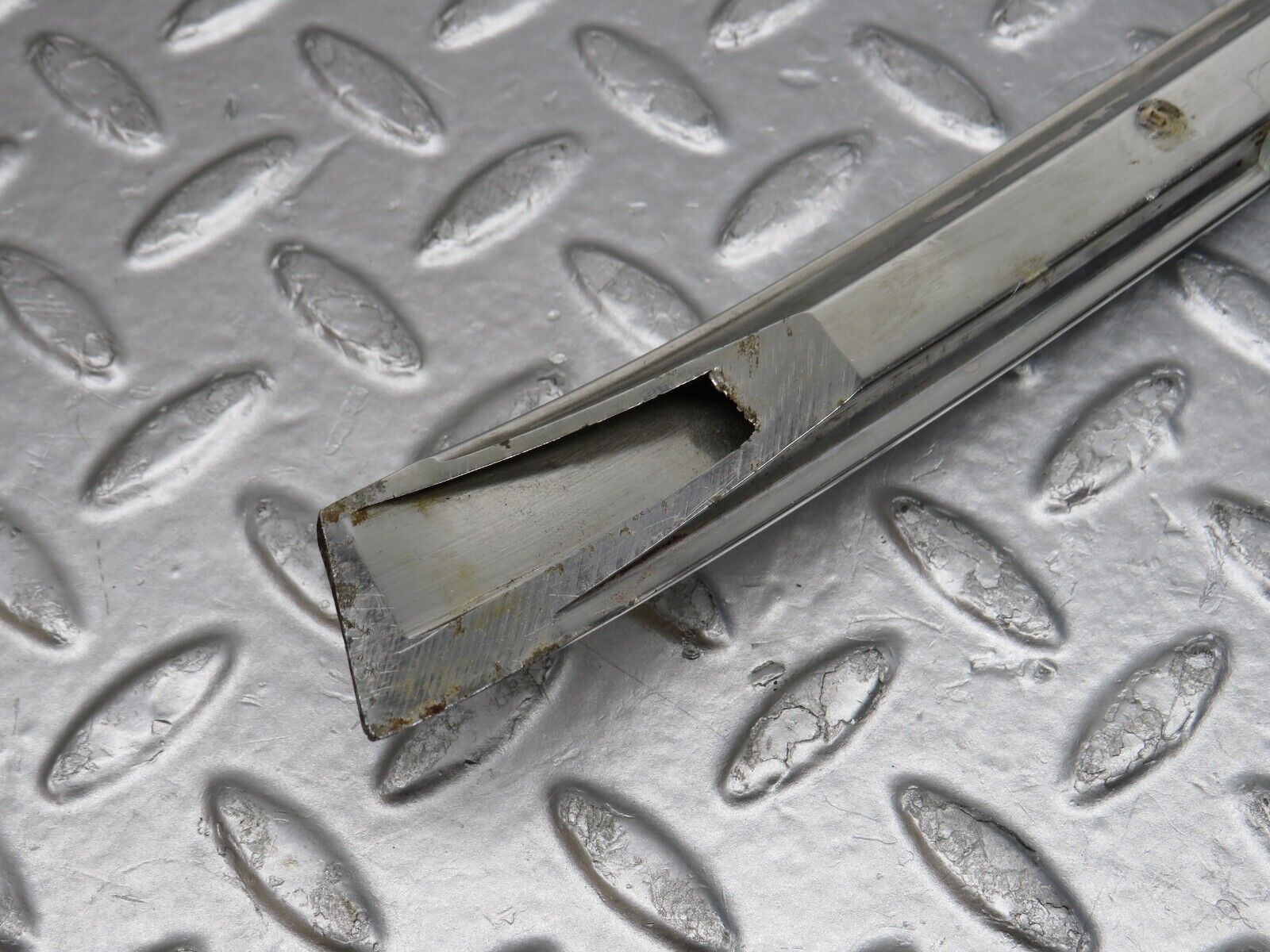 39854 Mercedes-Benz R107 350SL Hardtop Roof Chrome Left Side