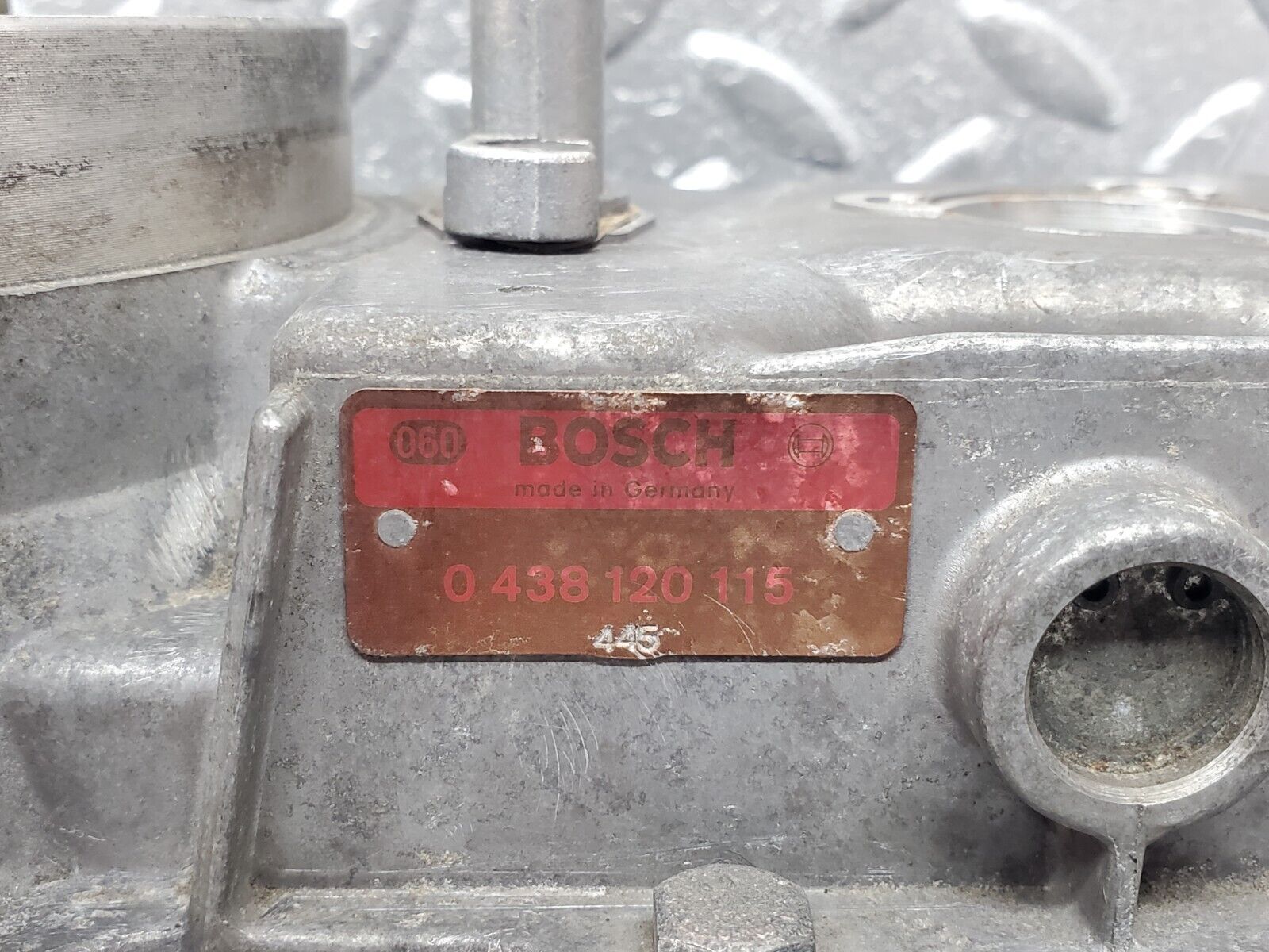 44305 Mercedes-Benz W123 280E Air Flow Mass Meter Sensor Bosch 0438120115