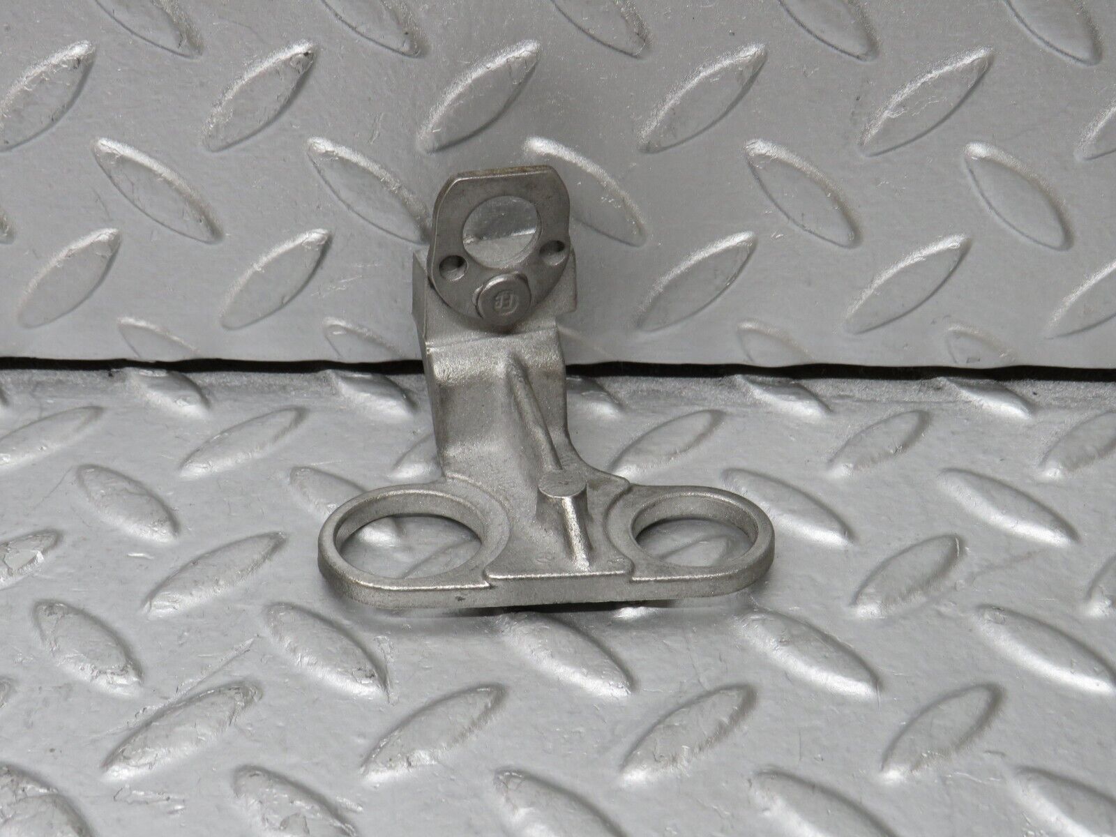 35467 Mercedes-Benz R107 280SL Crankshaft Sensor Holder Bracket 1101530440