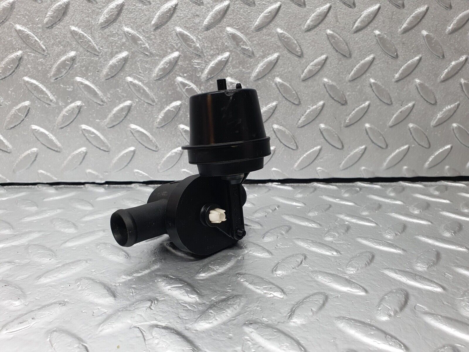 42990 Mercedes-Benz W201 190 Heater Control Valve