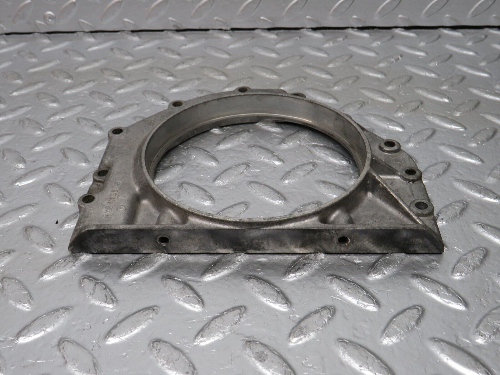 32977 Mercedes-Benz C107 R107 350 V8 Crankshaft Rear Sealing Cover 1160110608