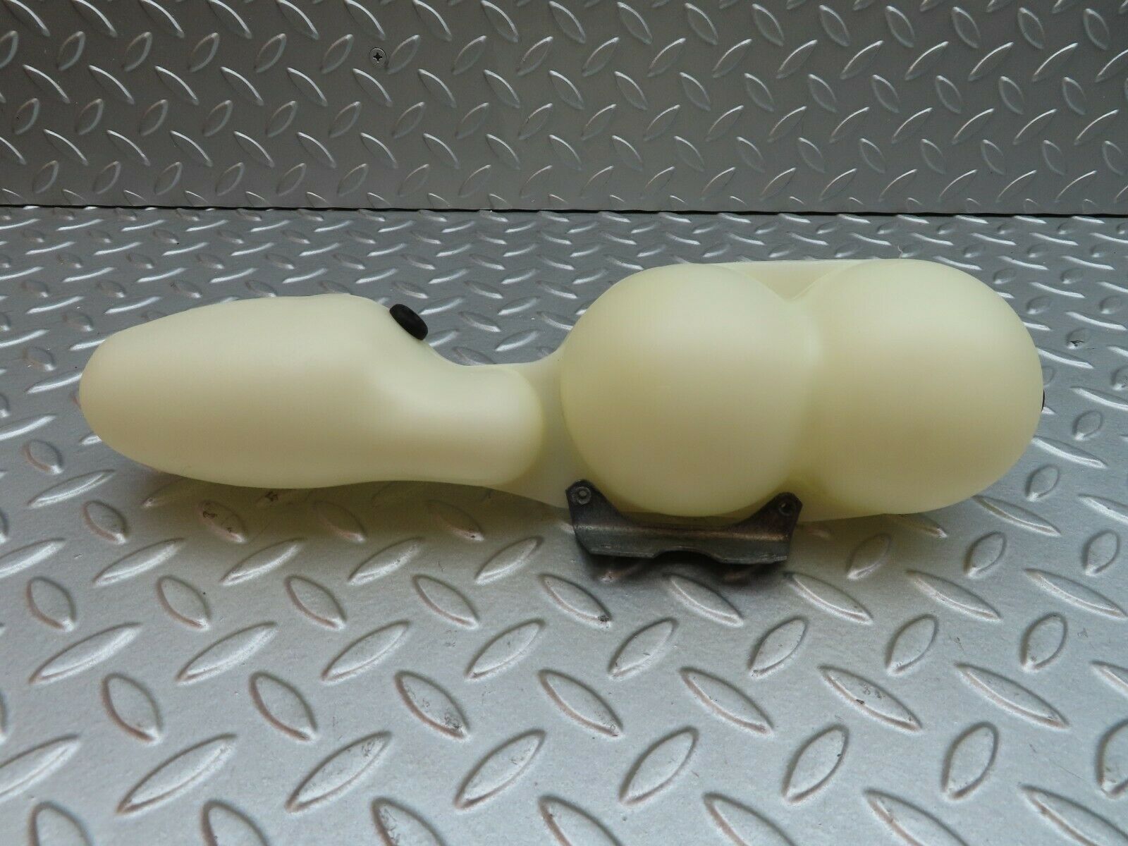 4977 Mercedes-Benz R107 350SL Vacuum Reservoir