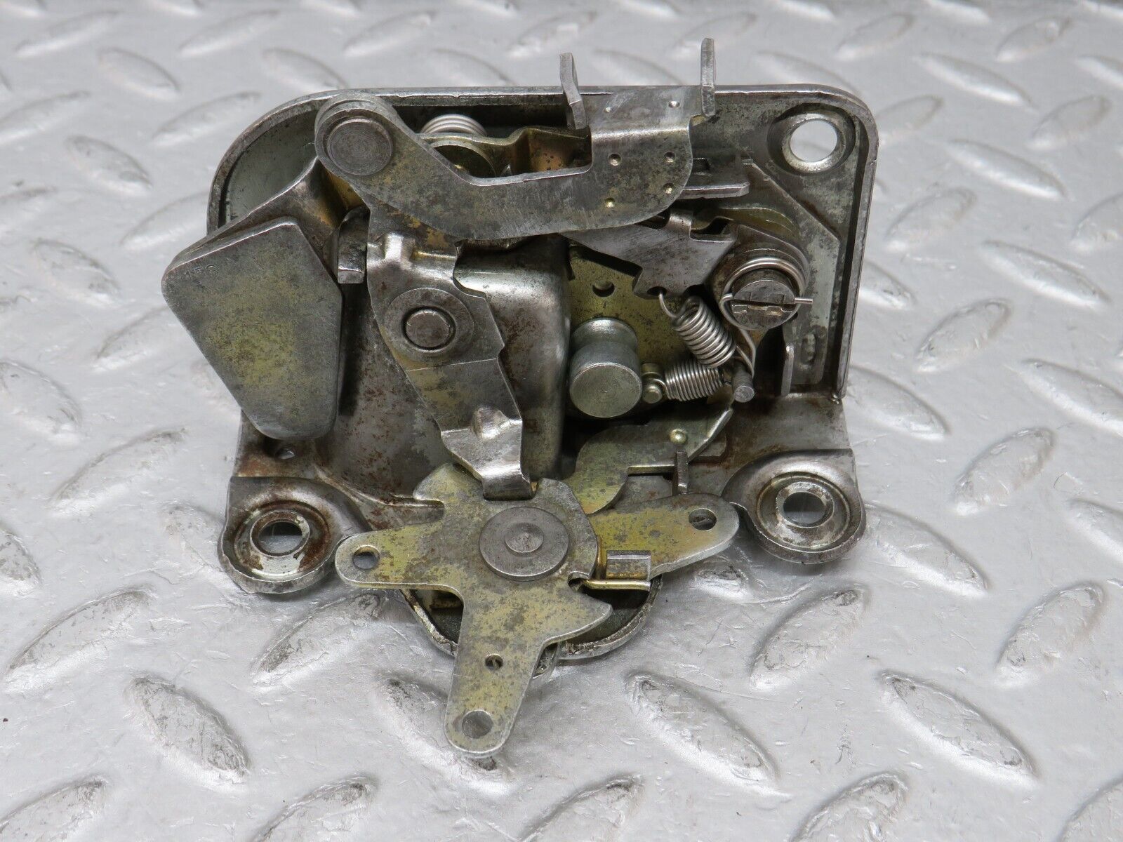 35736 Mercedes-Benz W108 Front Left Door Lock Mechanism