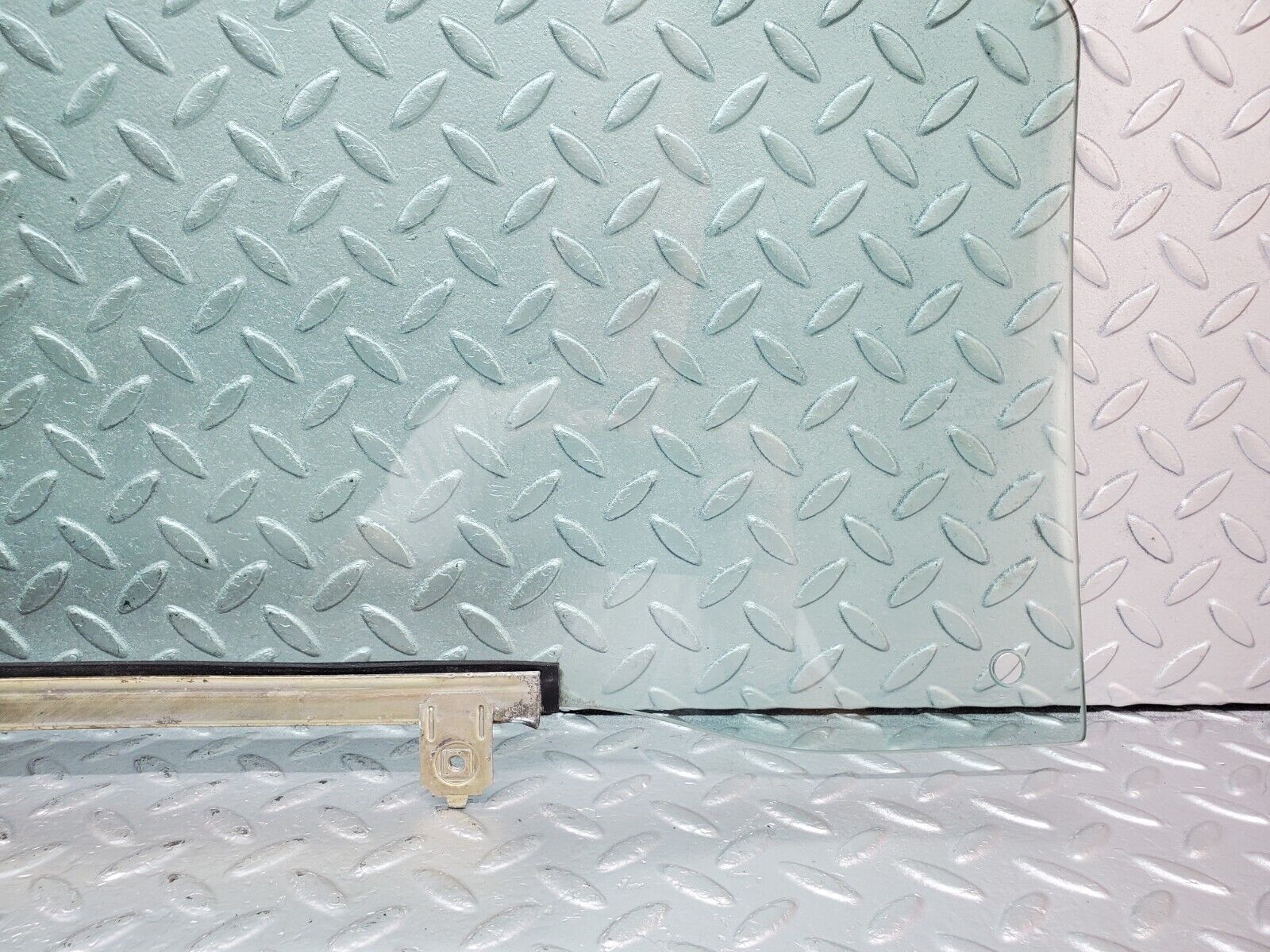 45311 Mercedes-Benz R129 300SL Coupe Left Door Window Glass