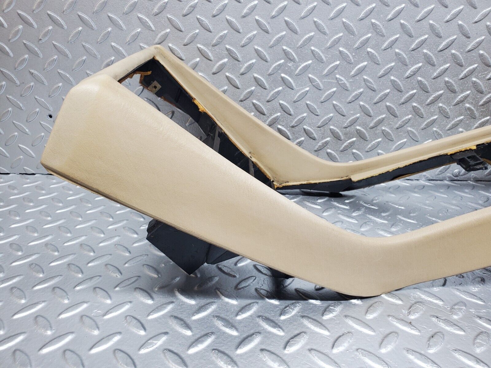 45767 Mercedes-Benz W126 420SE Centre Console Beige 1266830325