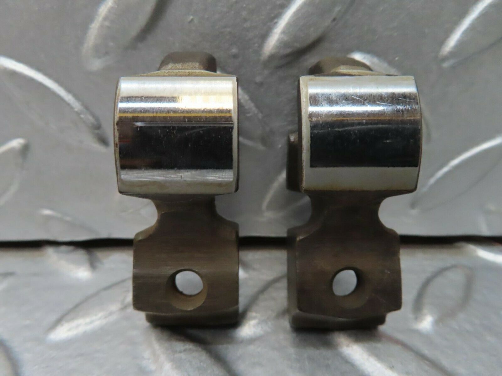 15700 Mercedes-Benz R107 450SL Valve Rocker Arm With Valve Tappet Pair