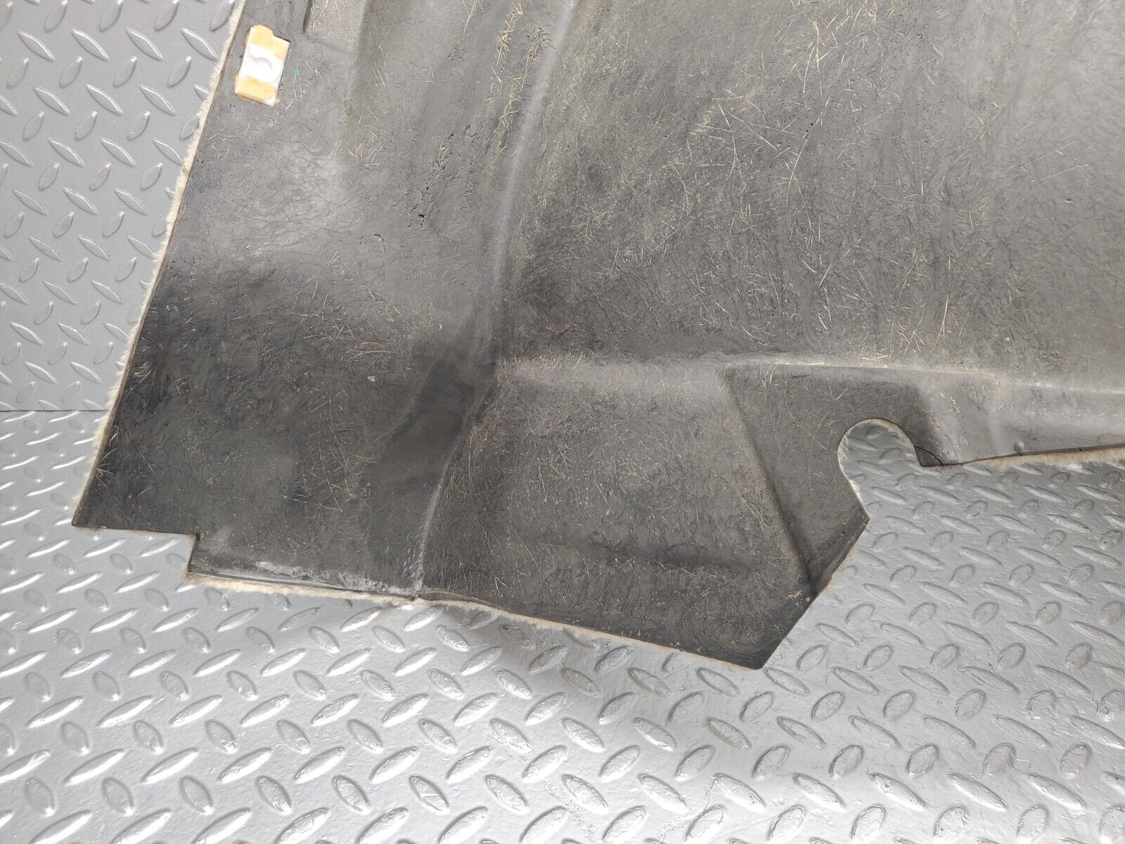 46986 Mercedes-Benz R129 320SL Coupe Rear Left Wall Carpet Beige