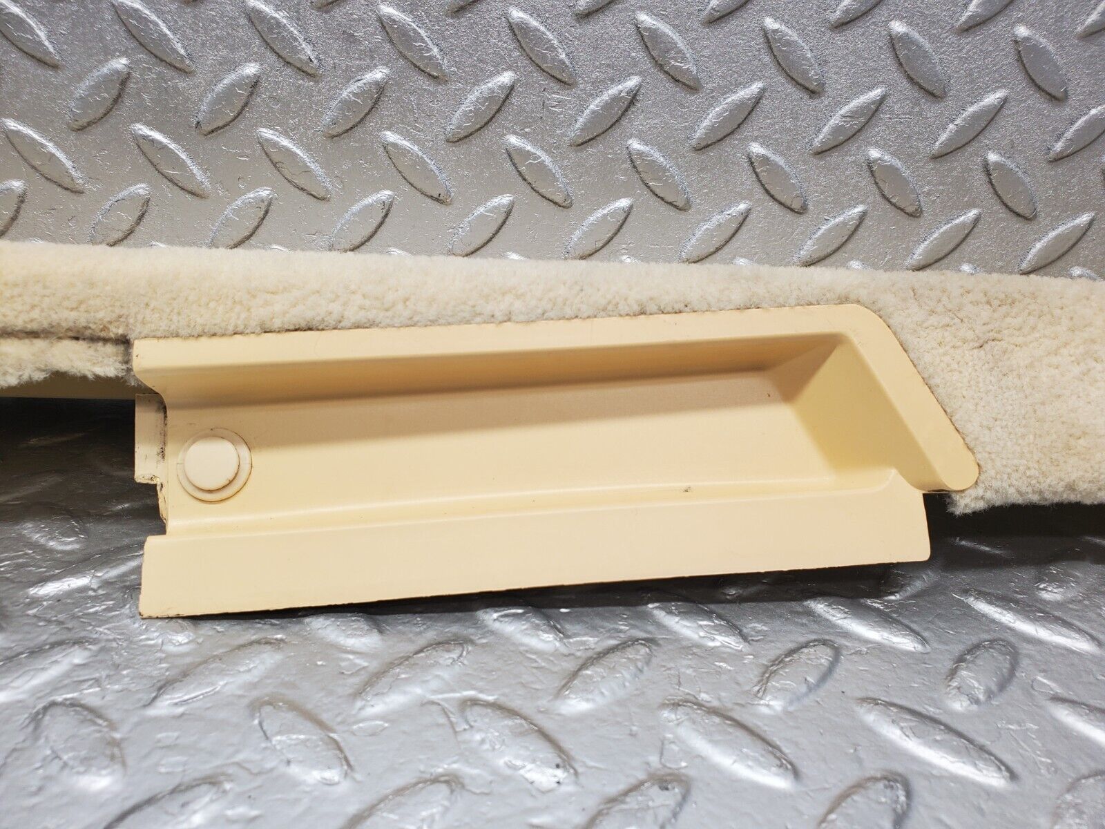 46816 Mercedes-Benz R129 320SL Coupe Left Door Sill Trim Beige 1296800135