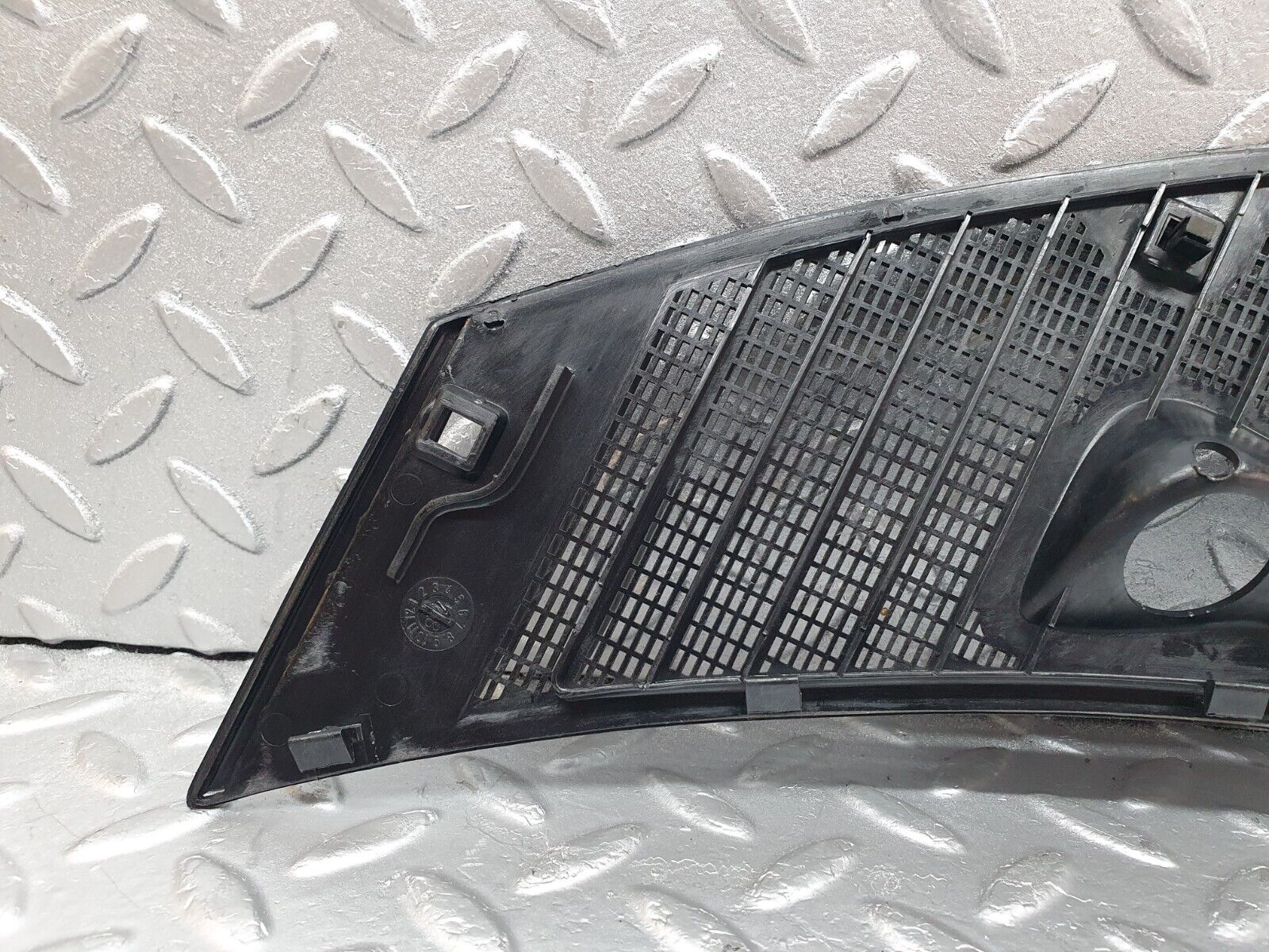 43901 Mercedes-Benz C123 230CE Coupe Air Intake Grill Right Side 1238363065