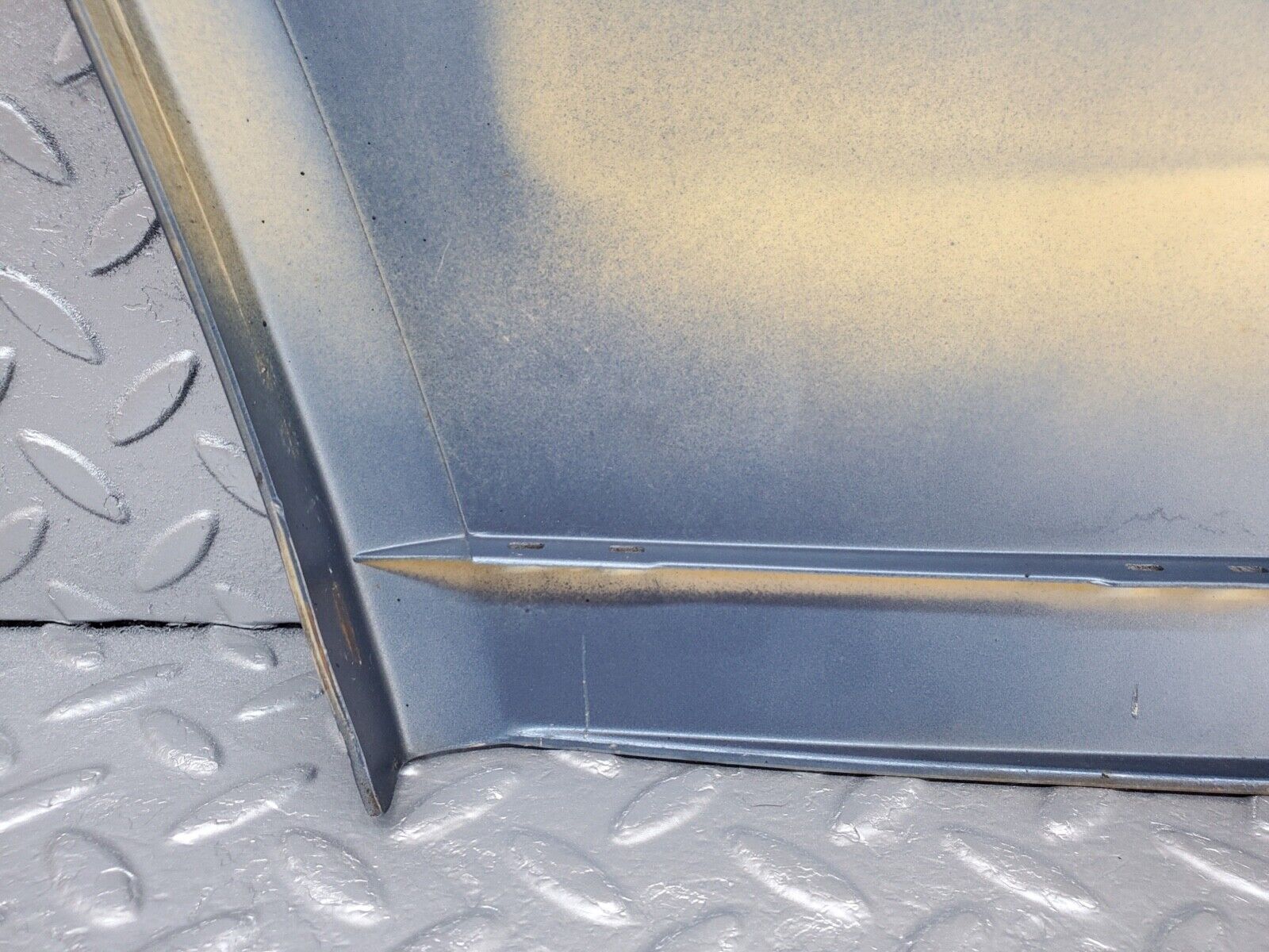 44645 Mercedes-Benz W124 220E Front Right Fender Wing Moulding Trim 1246901440