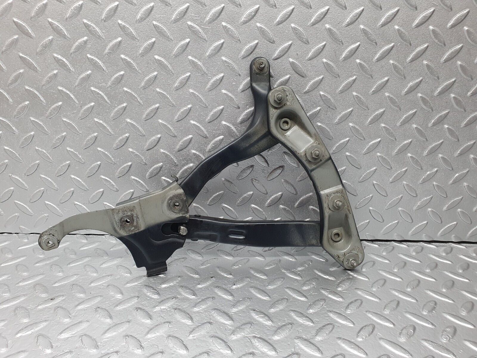 41874 Mercedes-Benz W202 C200 Bonnet Hinge Left Side 2028800128