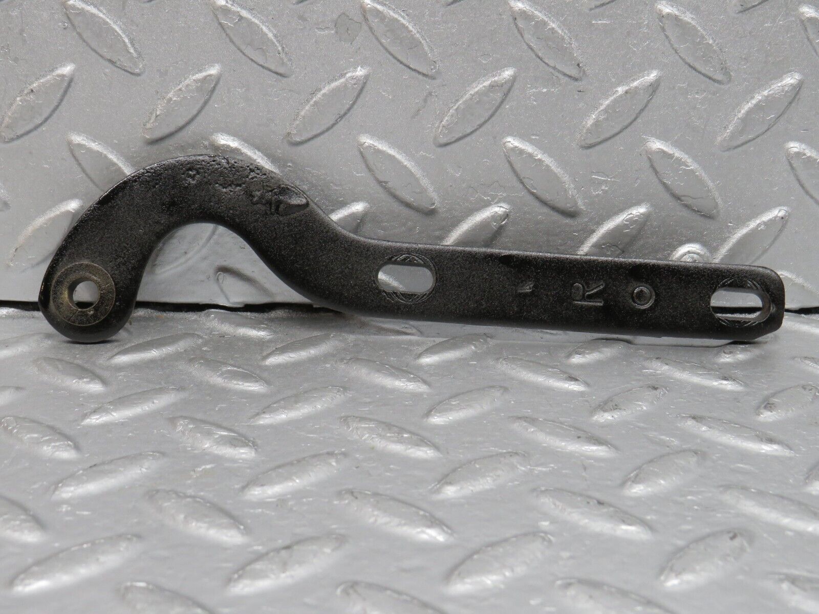 39256 Mercedes-Benz R107 500SL Right Bonnet Hinge Support