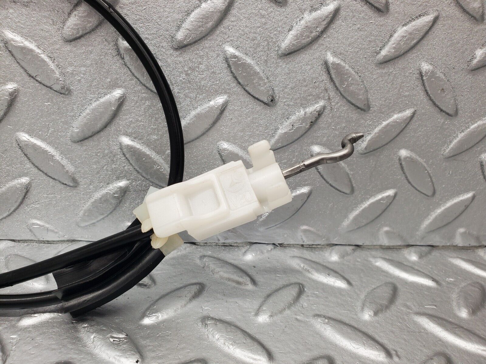 46952 Mercedes-Benz R129 320SL Coupe Door Lock Cable