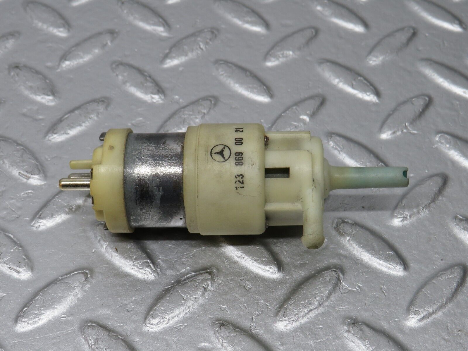 39118 Mercedes-Benz R107 500SL Windscreen Washer Pump 1238690021