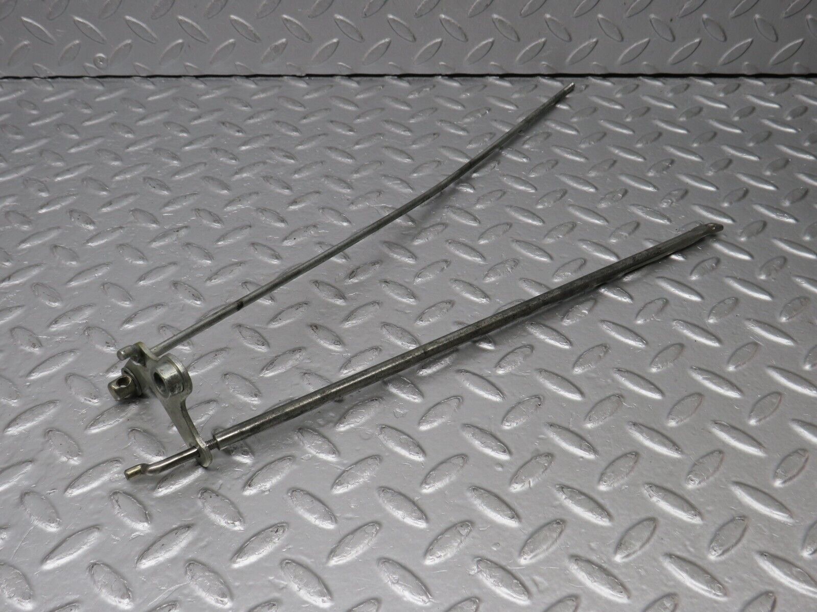 39186 Mercedes-Benz R107 500SL Accelerator Linkage