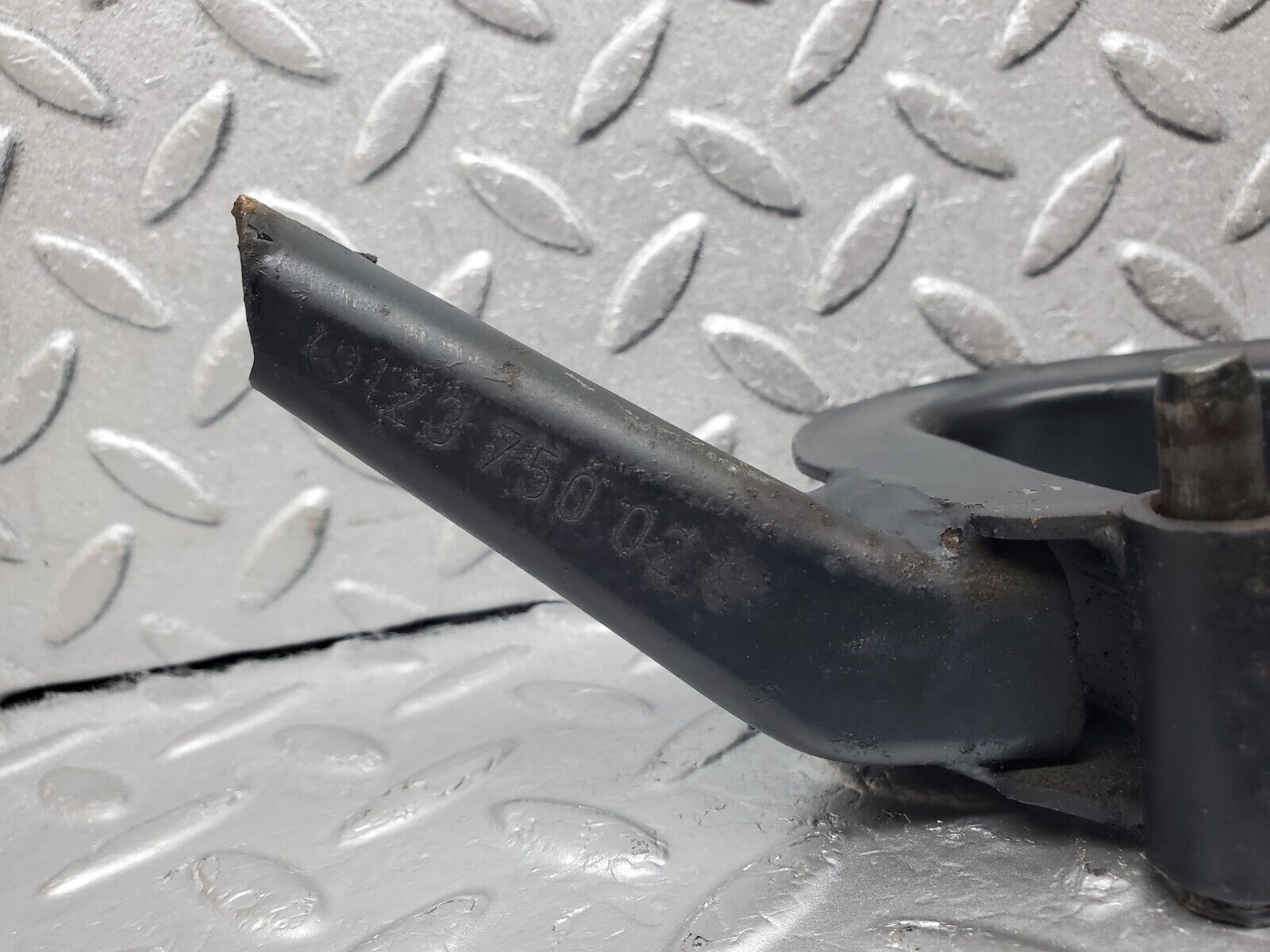 45278 Mercedes-Benz C123 230CE Coupe Trunk Lid Hinge Right Side 1237500287