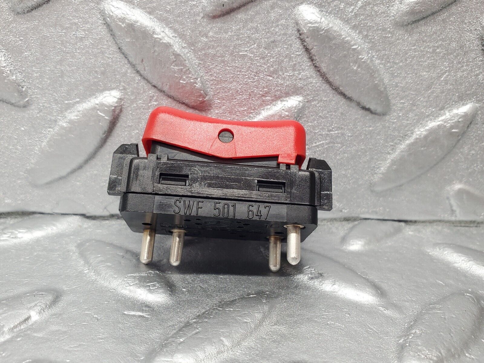 46922 Mercedes-Benz R129 320SL Coupe Hazard Warning Light Switch 1408216451