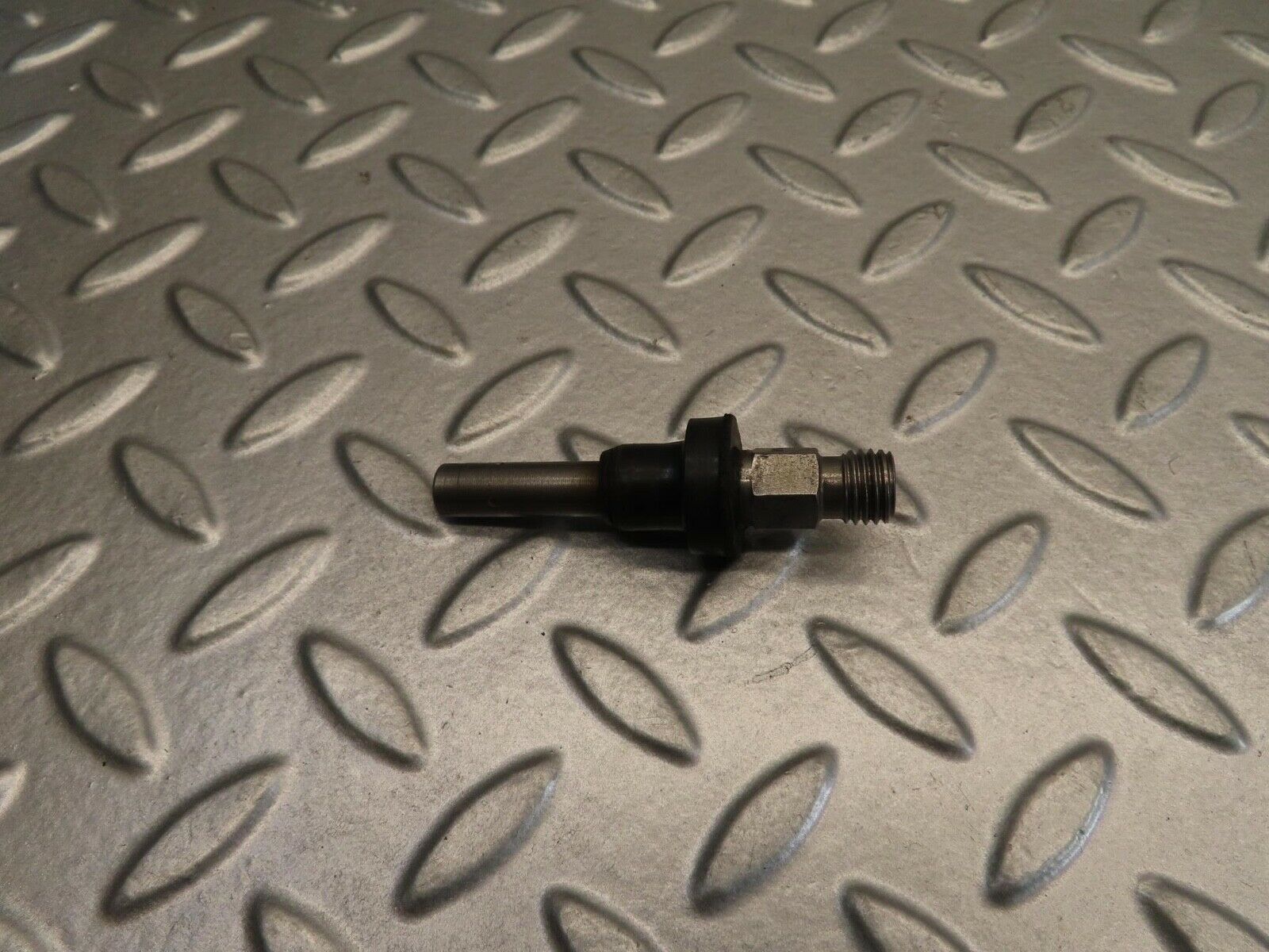 11733 Mercedes-Benz R107 450SL Fuel Injector Bosch